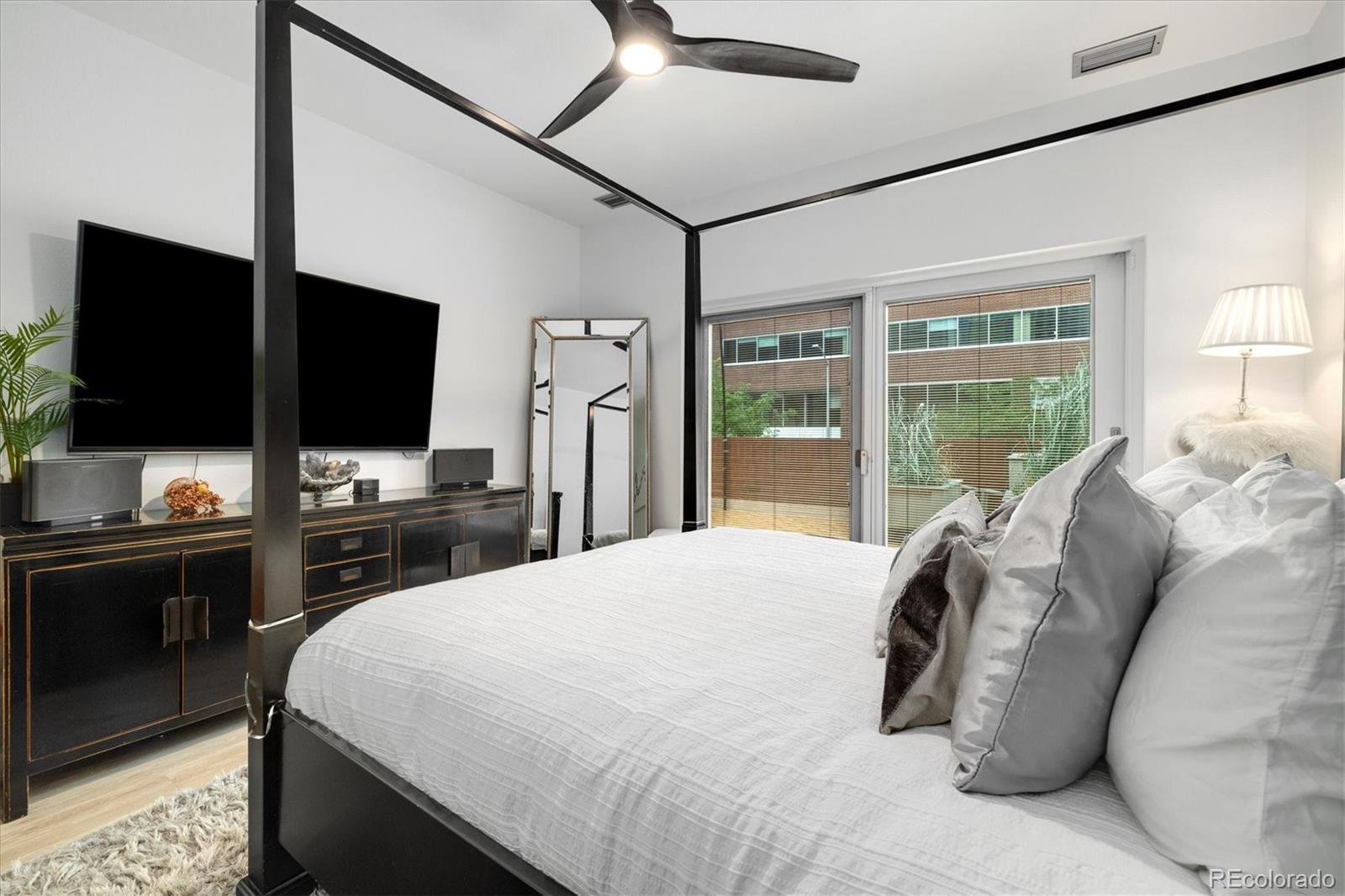 MLS Image #23 for 1512  larimer street,denver, Colorado