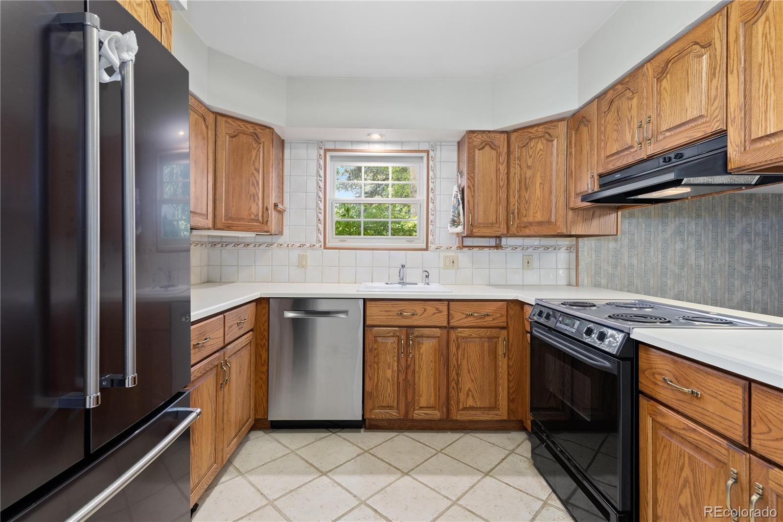 MLS Image #11 for 2595 s leyden street,denver, Colorado