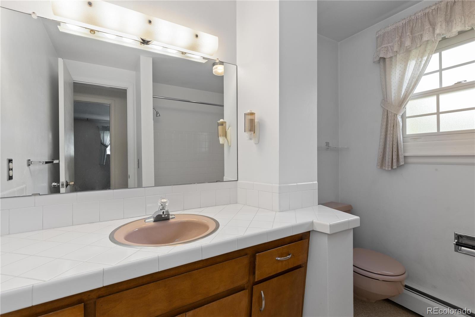 MLS Image #29 for 2595 s leyden street,denver, Colorado