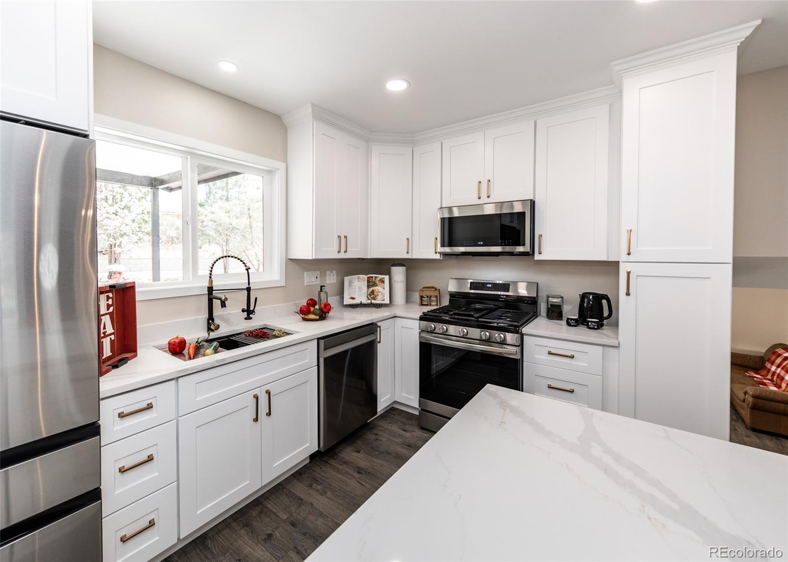 MLS Image #11 for 1021  pioneer lane,colorado springs, Colorado