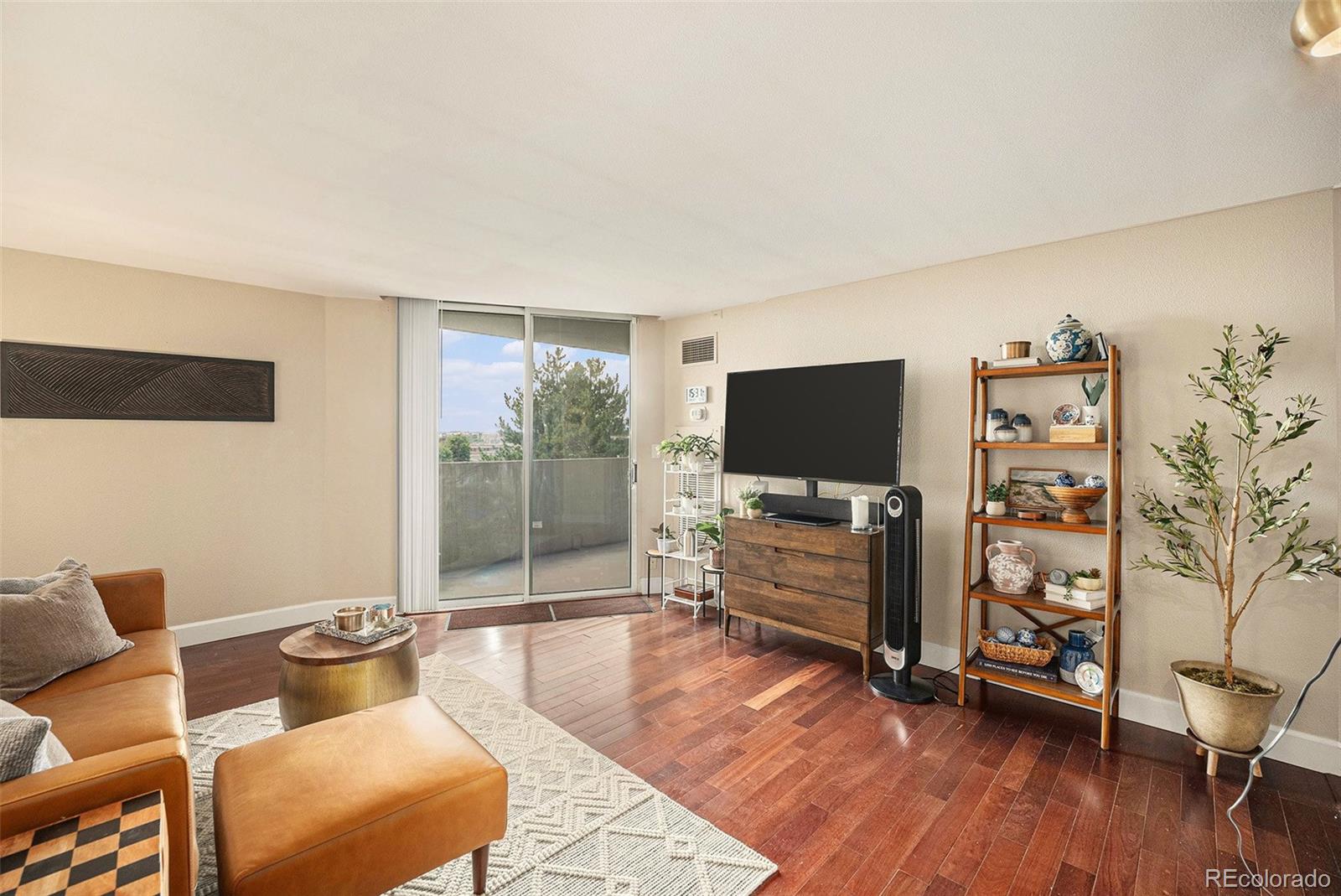 MLS Image #2 for 601 w 11th avenue,denver, Colorado