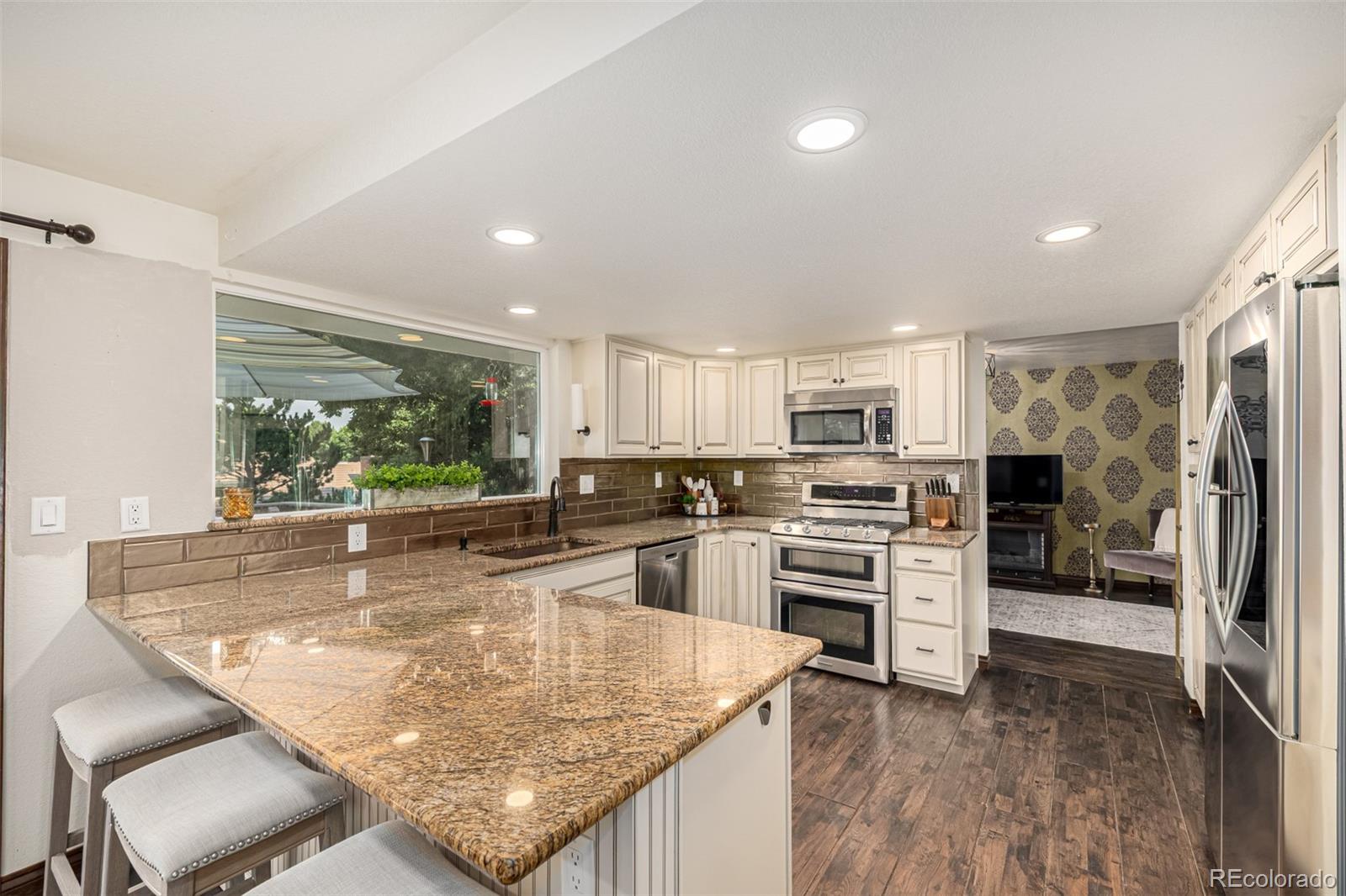 MLS Image #3 for 2004 s parfet drive,lakewood, Colorado