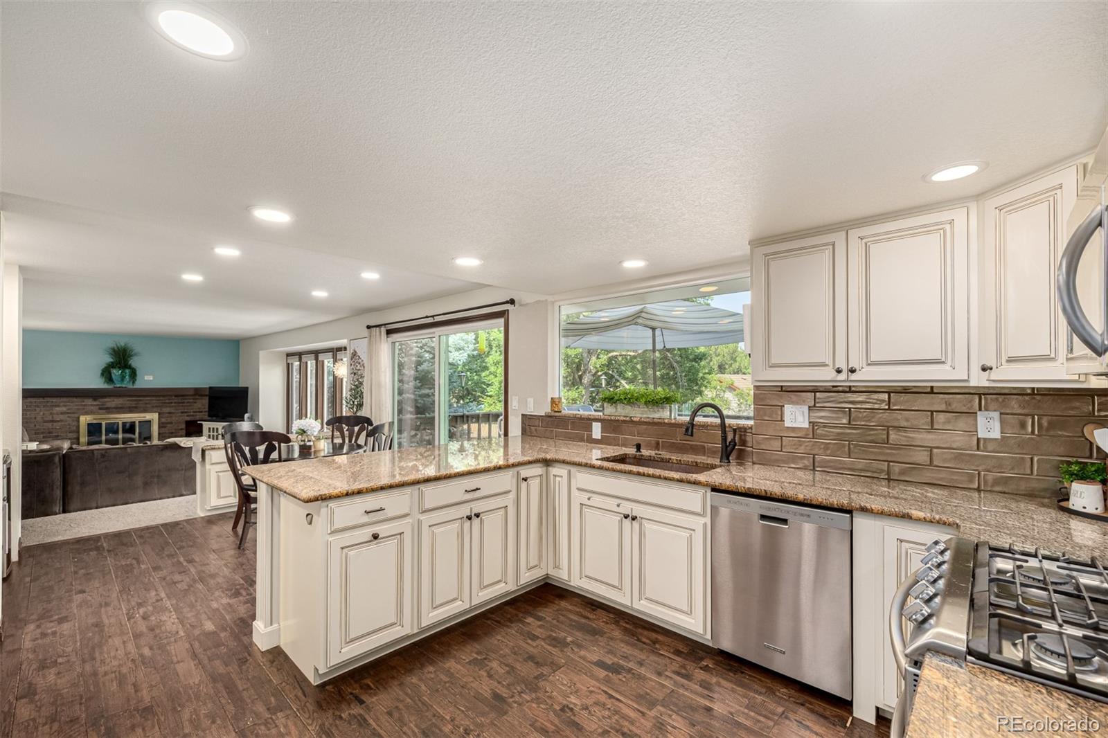 MLS Image #5 for 2004 s parfet drive,lakewood, Colorado