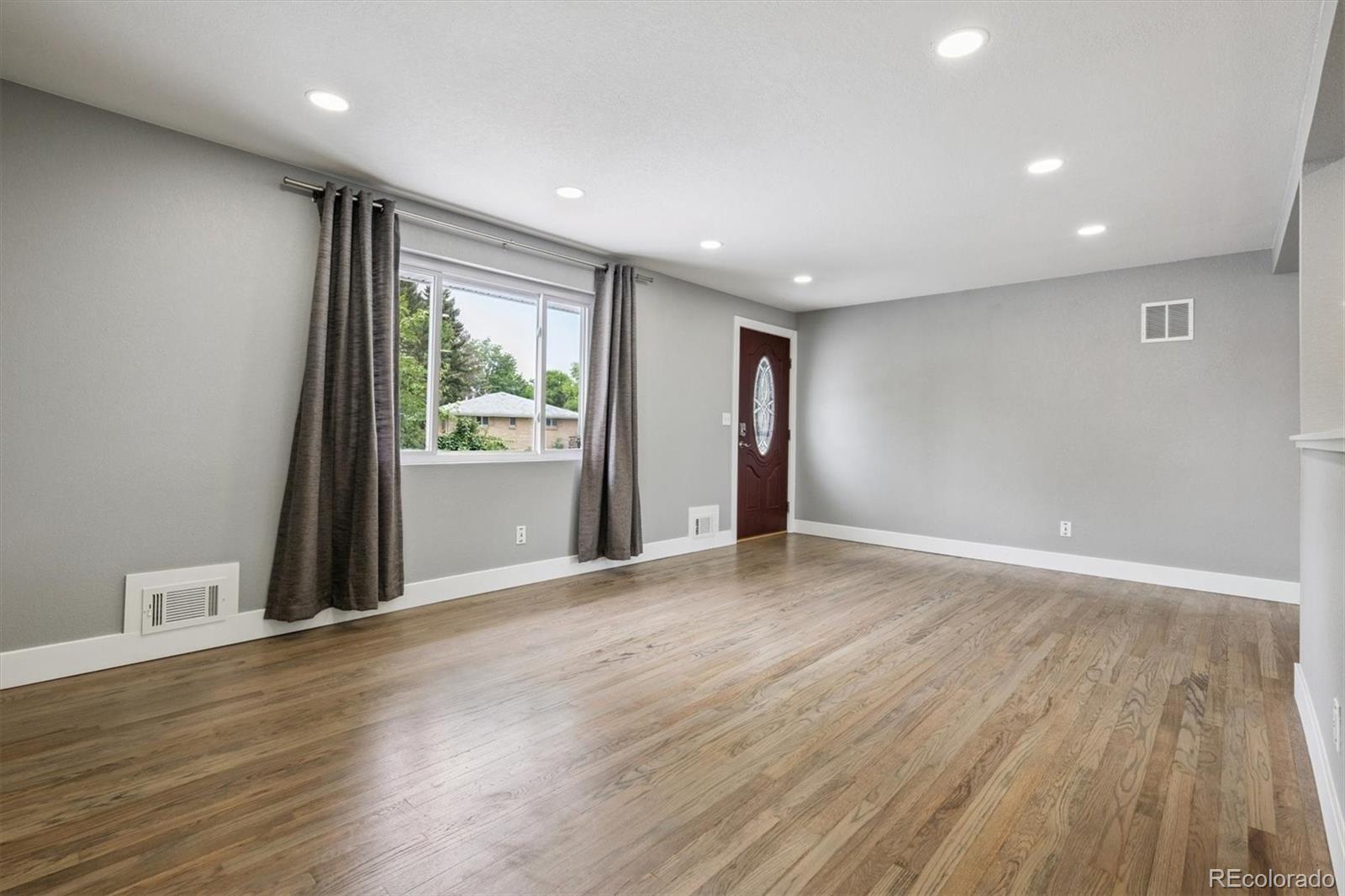MLS Image #11 for 6560 s washington street,centennial, Colorado