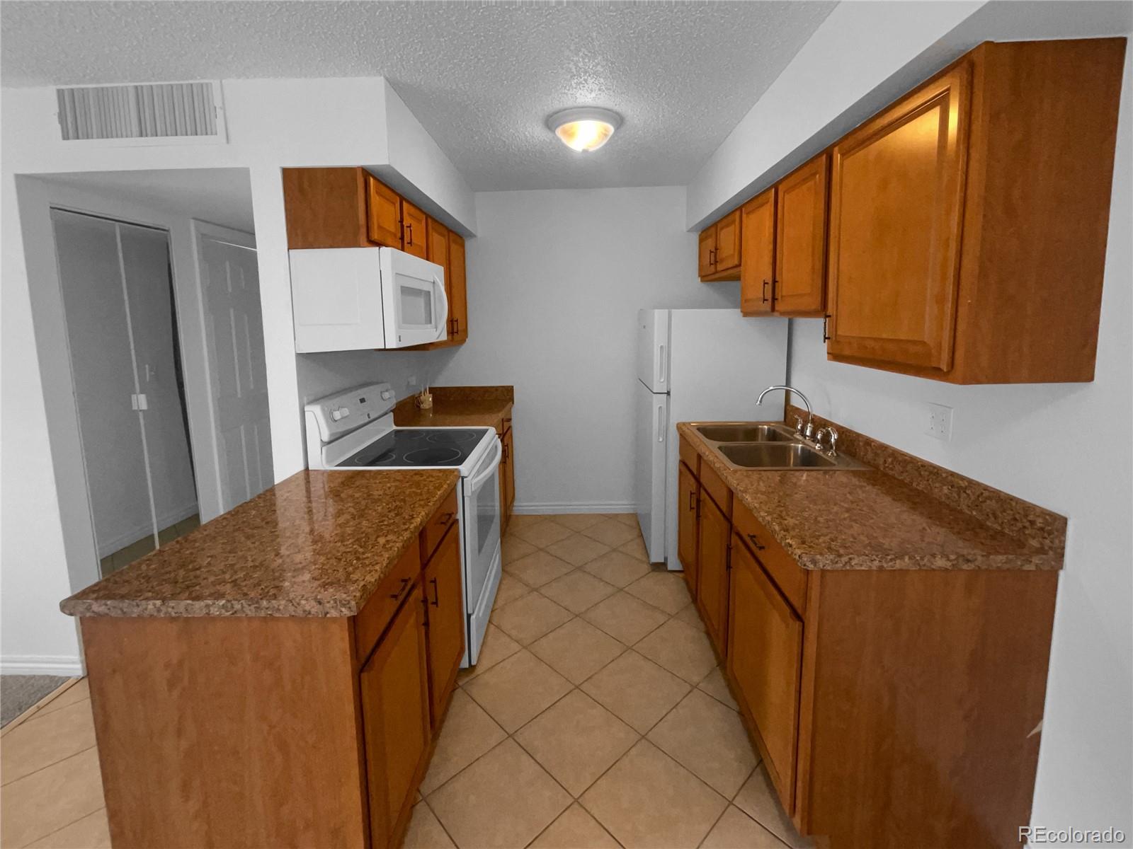 MLS Image #6 for 3100 s federal boulevard,denver, Colorado