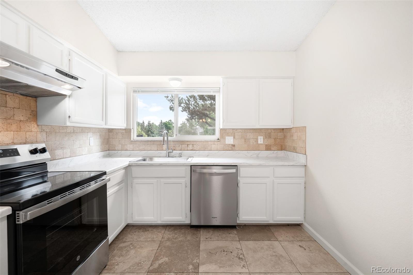 MLS Image #8 for 15889 e mansfield avenue,aurora, Colorado
