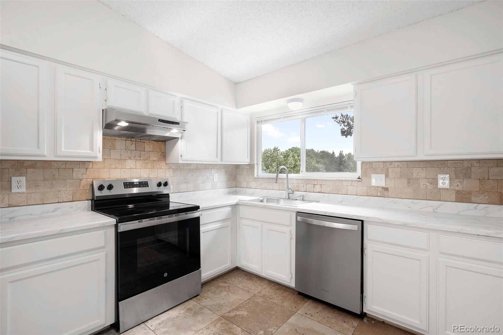 MLS Image #9 for 15889 e mansfield avenue,aurora, Colorado