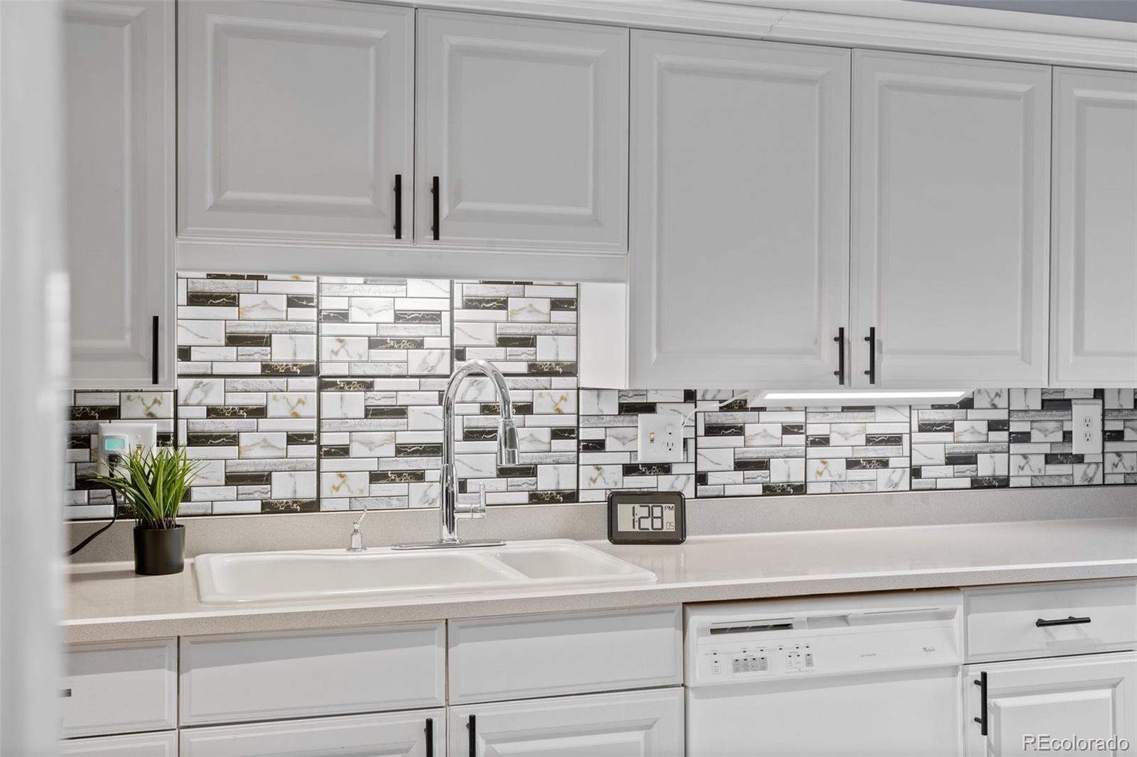 MLS Image #9 for 7201 e quincy avenue,denver, Colorado
