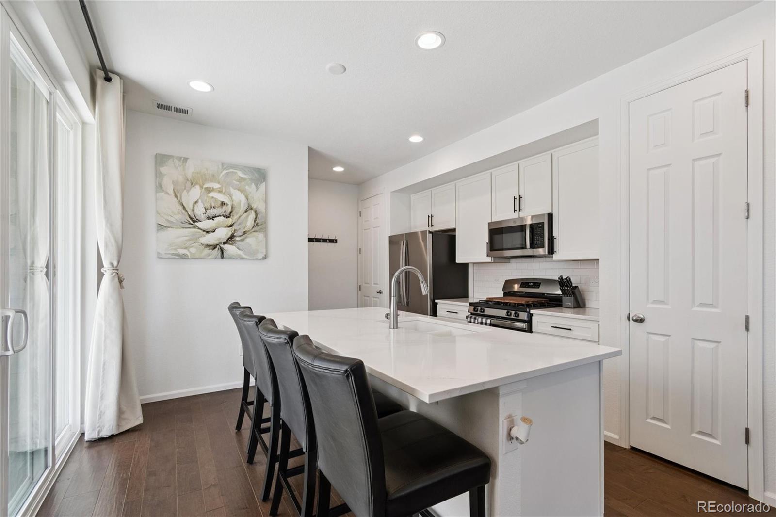 MLS Image #2 for 1627 s andes way,aurora, Colorado