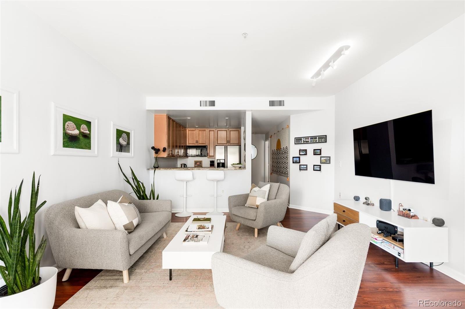 MLS Image #2 for 925 n lincoln street,denver, Colorado