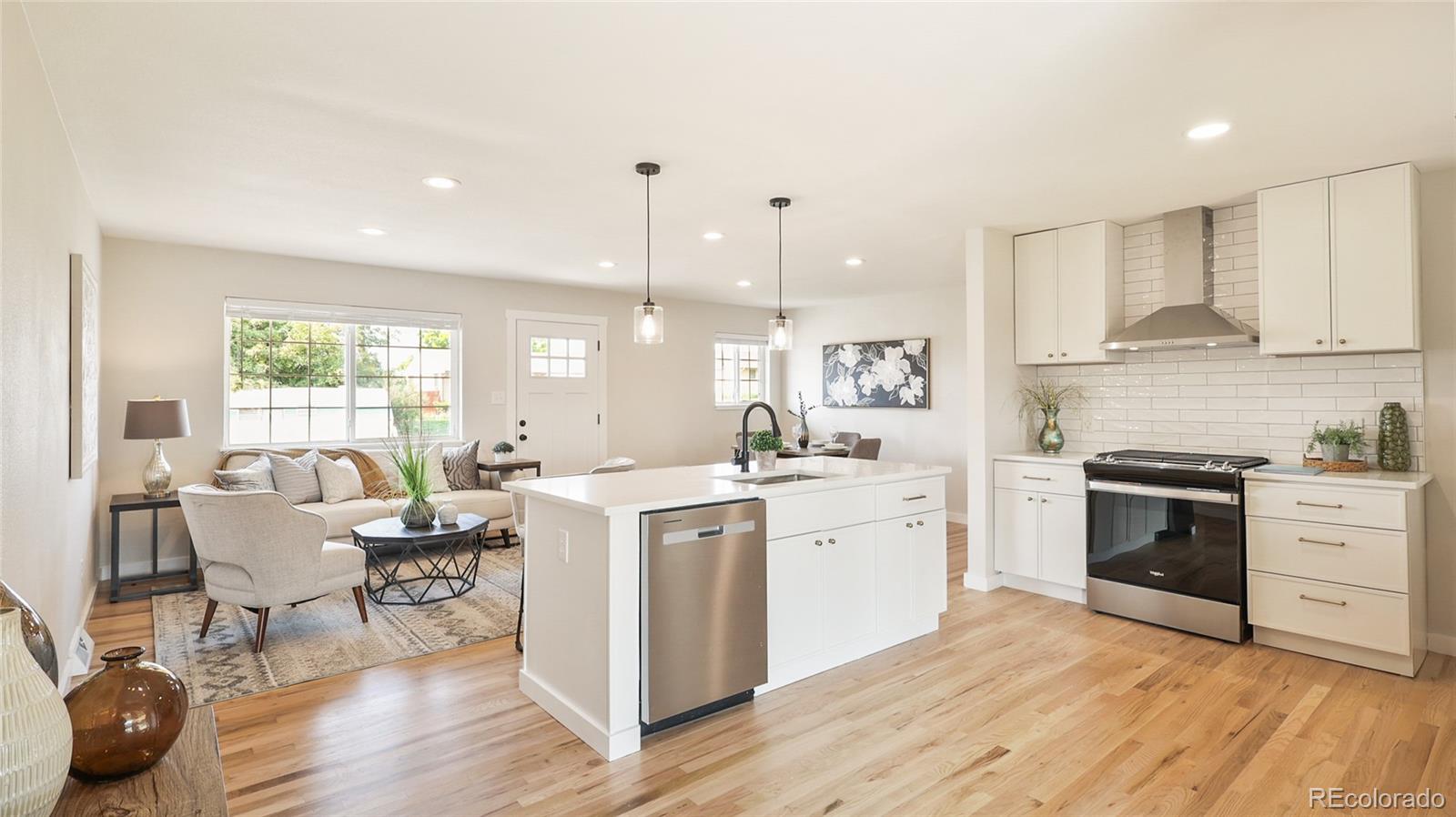 MLS Image #3 for 941  bronco road,denver, Colorado