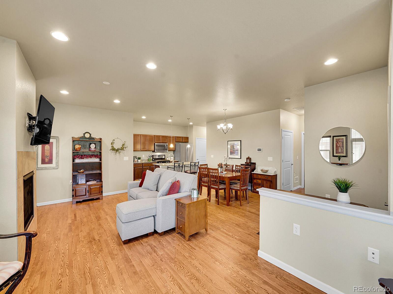 MLS Image #6 for 1979 s flanders way,aurora, Colorado