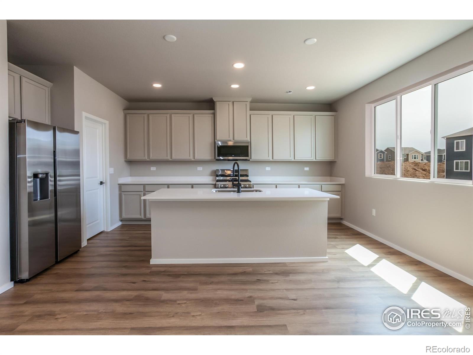 MLS Image #10 for 1610  sunflower way,johnstown, Colorado