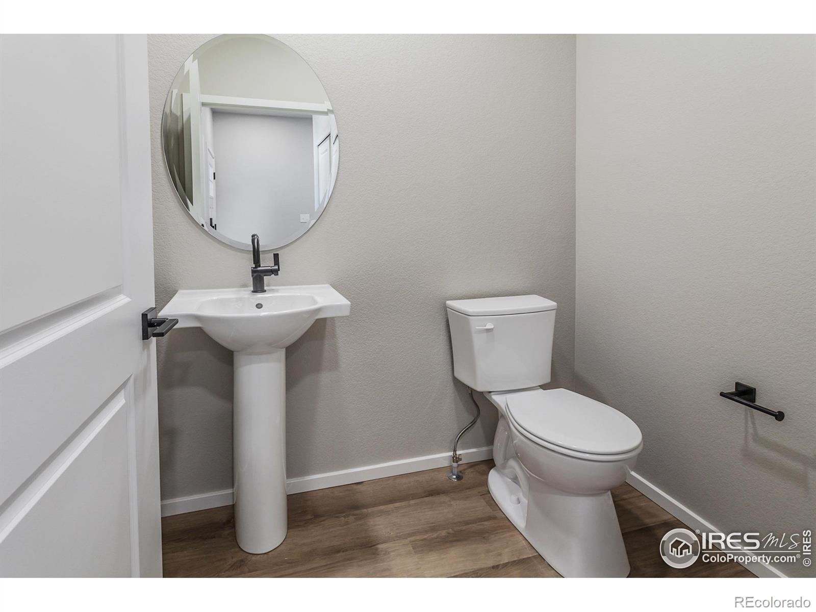MLS Image #3 for 1610  sunflower way,johnstown, Colorado
