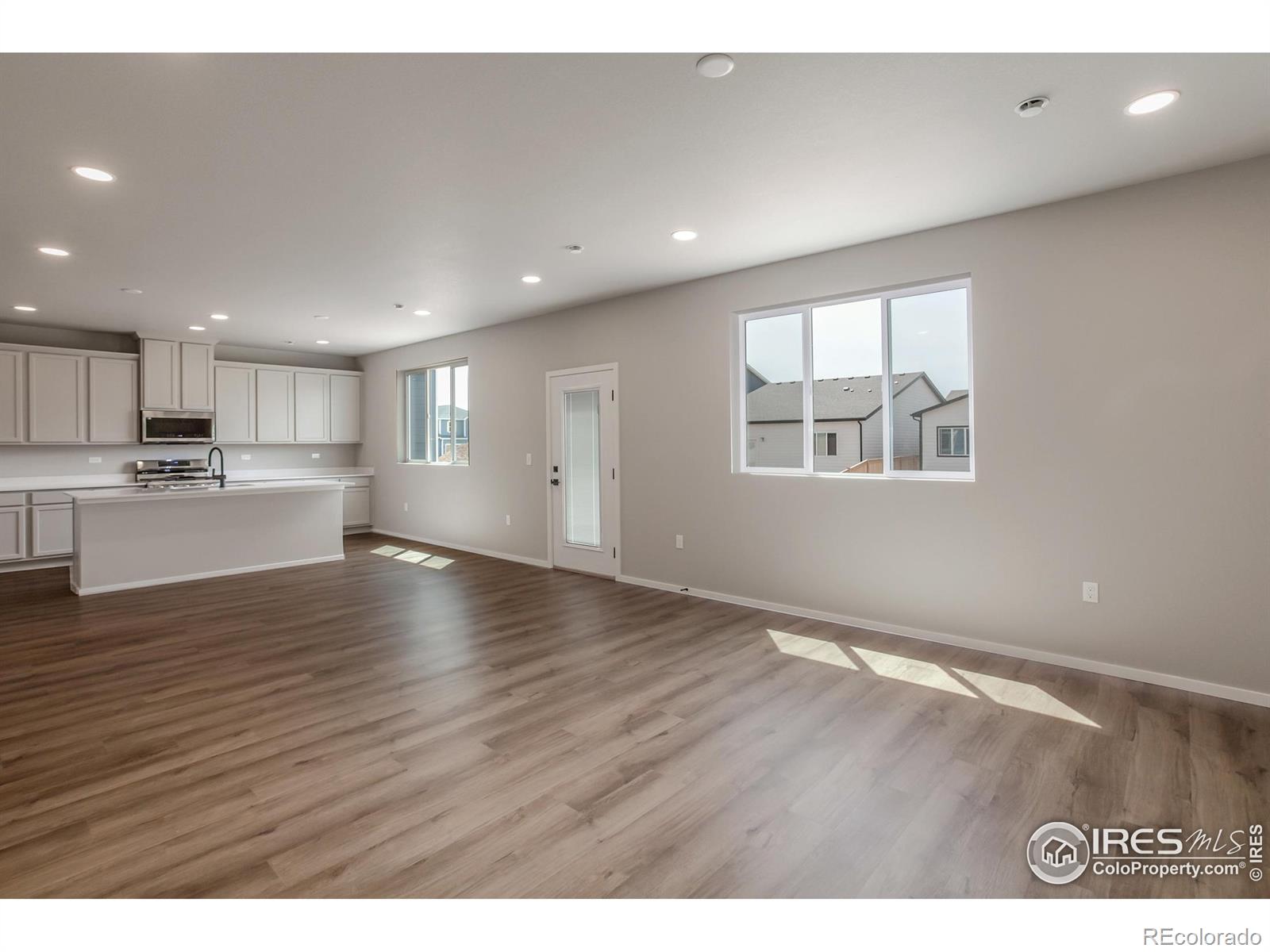 MLS Image #6 for 1610  sunflower way,johnstown, Colorado