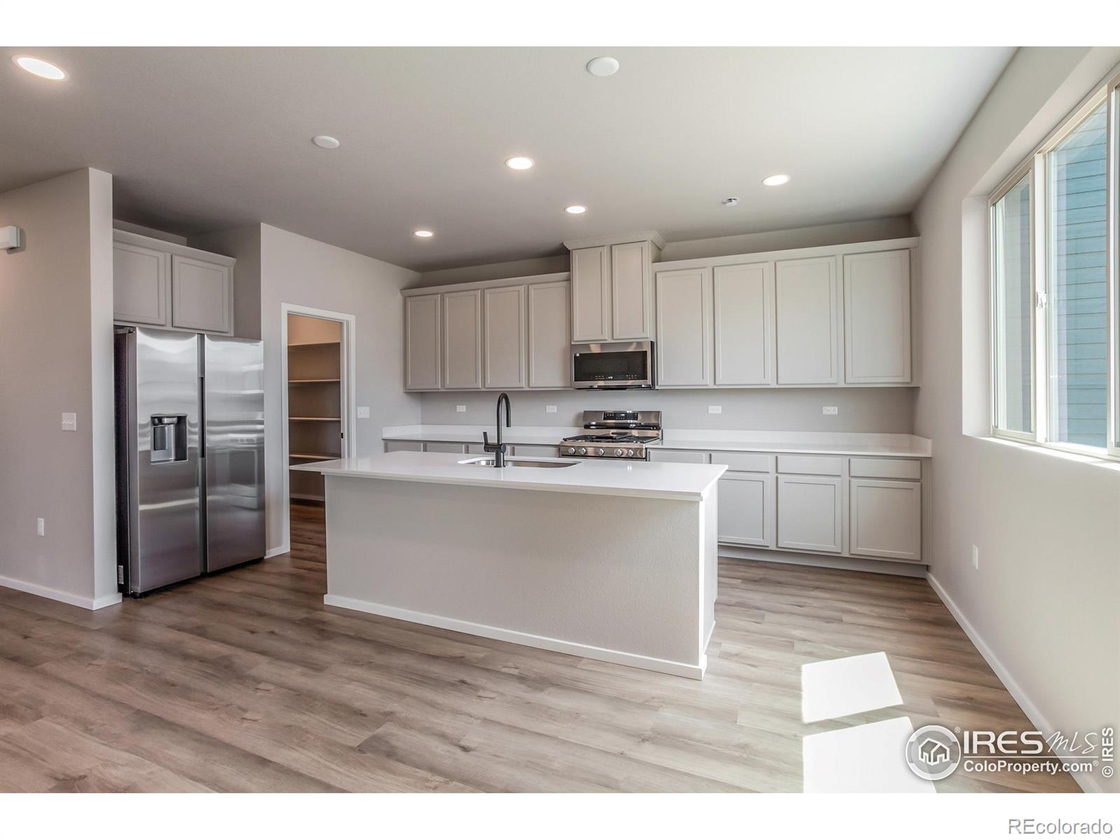 MLS Image #9 for 1610  sunflower way,johnstown, Colorado