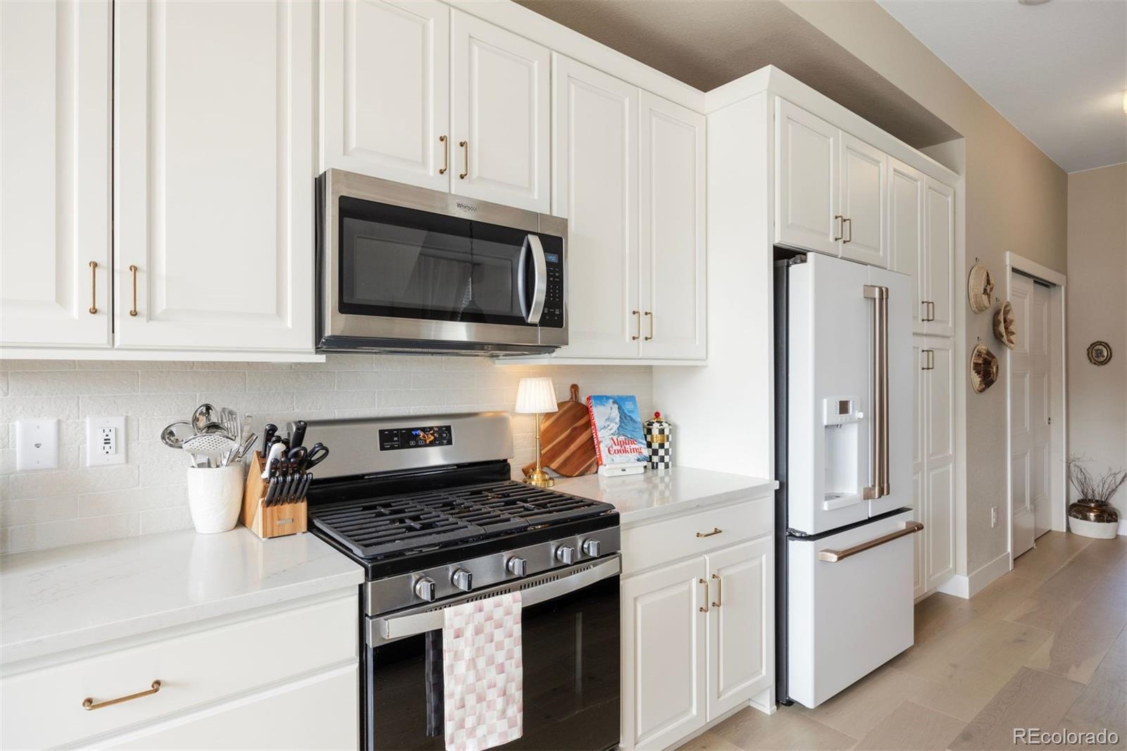 MLS Image #14 for 2250 s mcintyre street,lakewood, Colorado