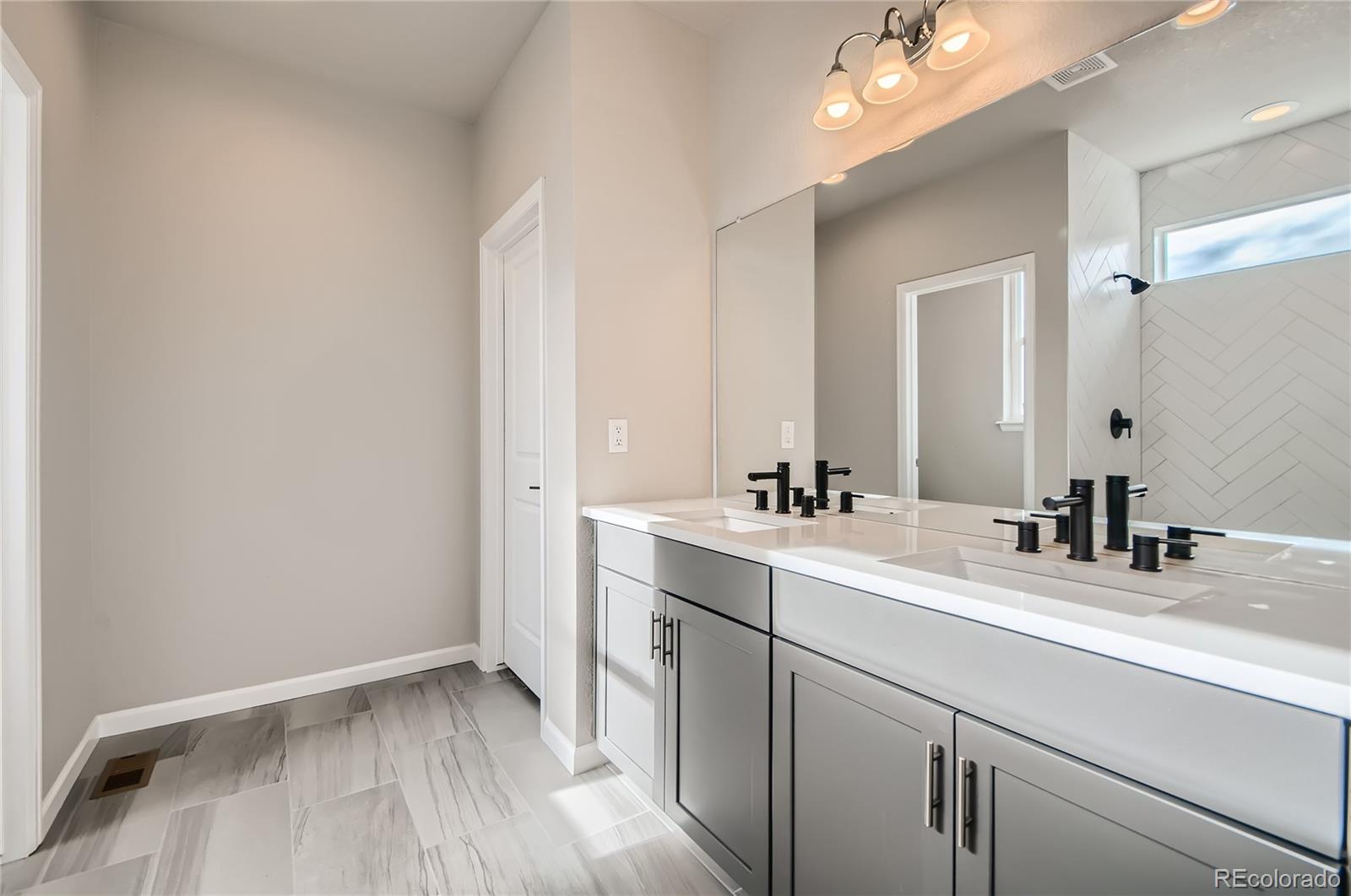 MLS Image #22 for 54930 e 28th place,strasburg, Colorado