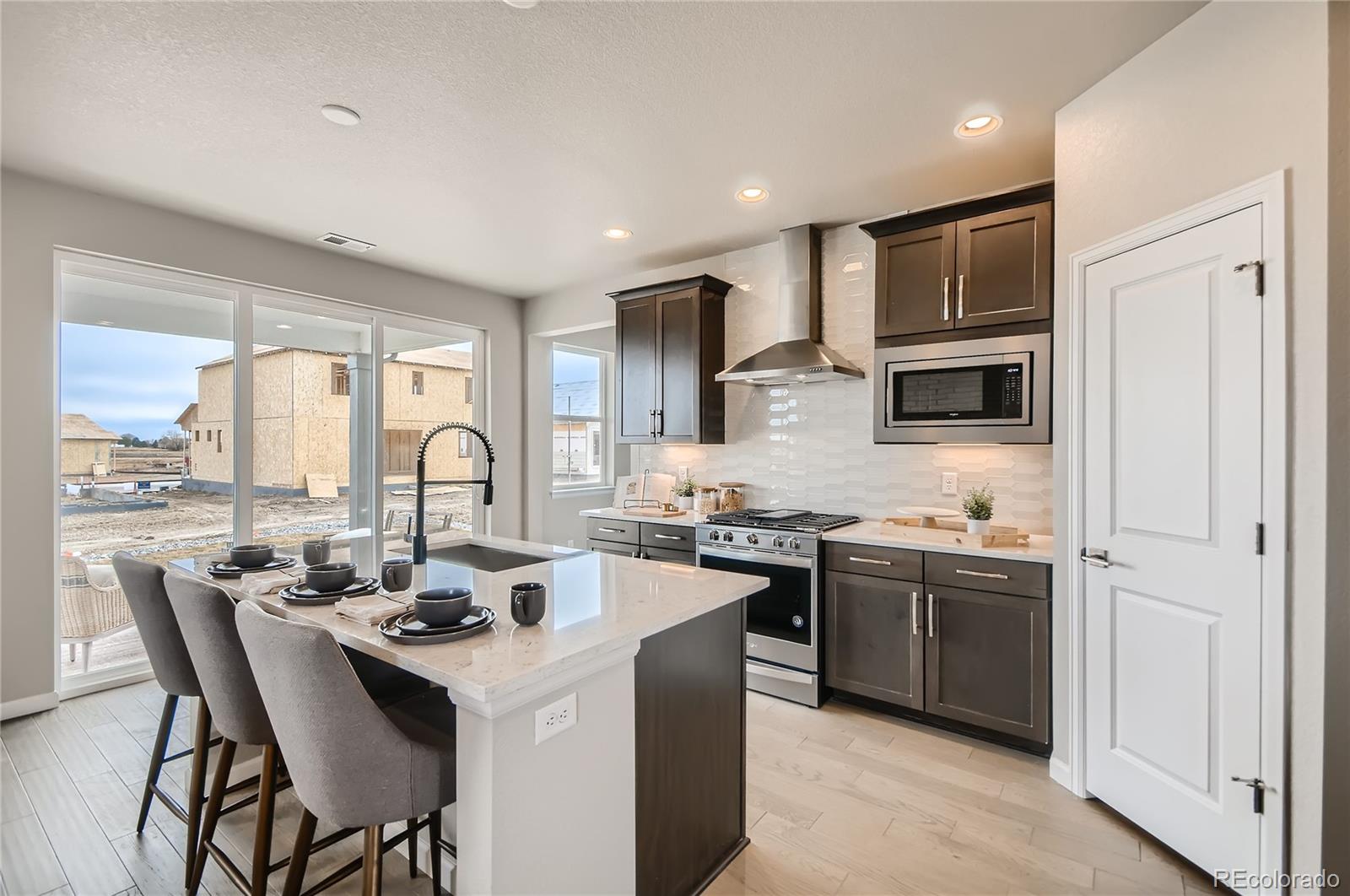 MLS Image #9 for 54930 e 28th place,strasburg, Colorado