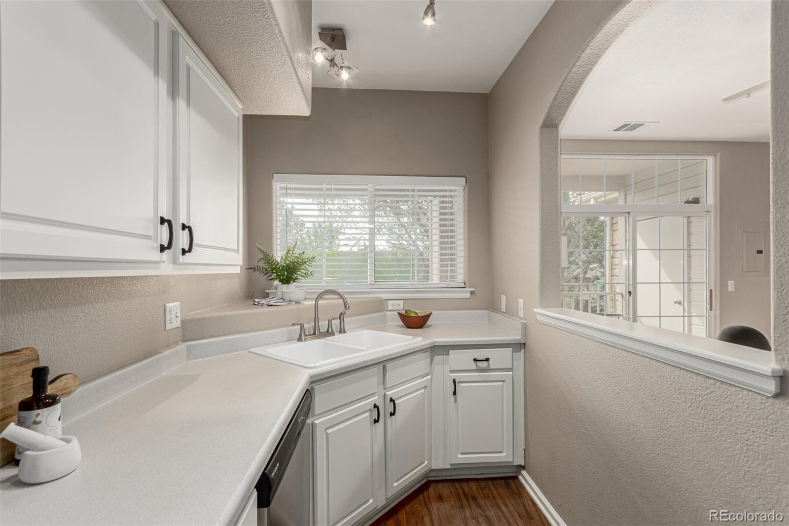 MLS Image #11 for 9550 e florida avenue,denver, Colorado