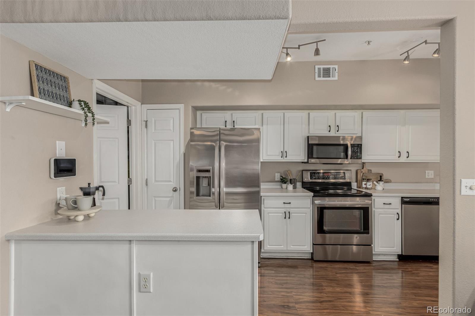 MLS Image #9 for 9550 e florida avenue,denver, Colorado