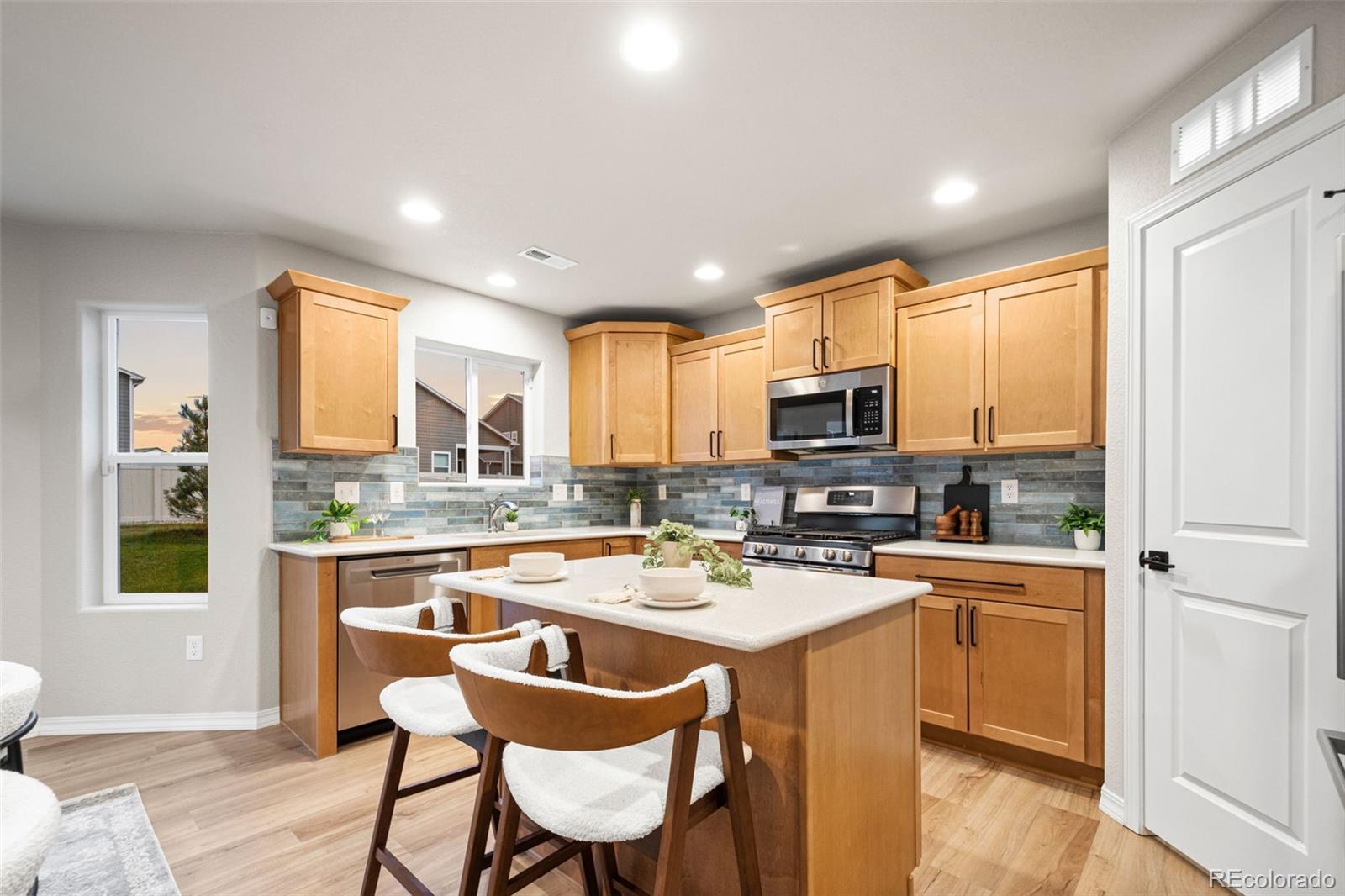 MLS Image #14 for 8340  graphite drive,colorado springs, Colorado