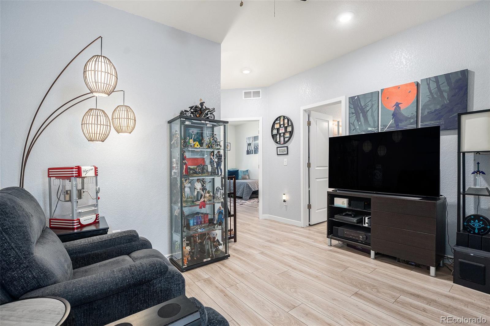 MLS Image #10 for 857 e 98th avenue,thornton, Colorado