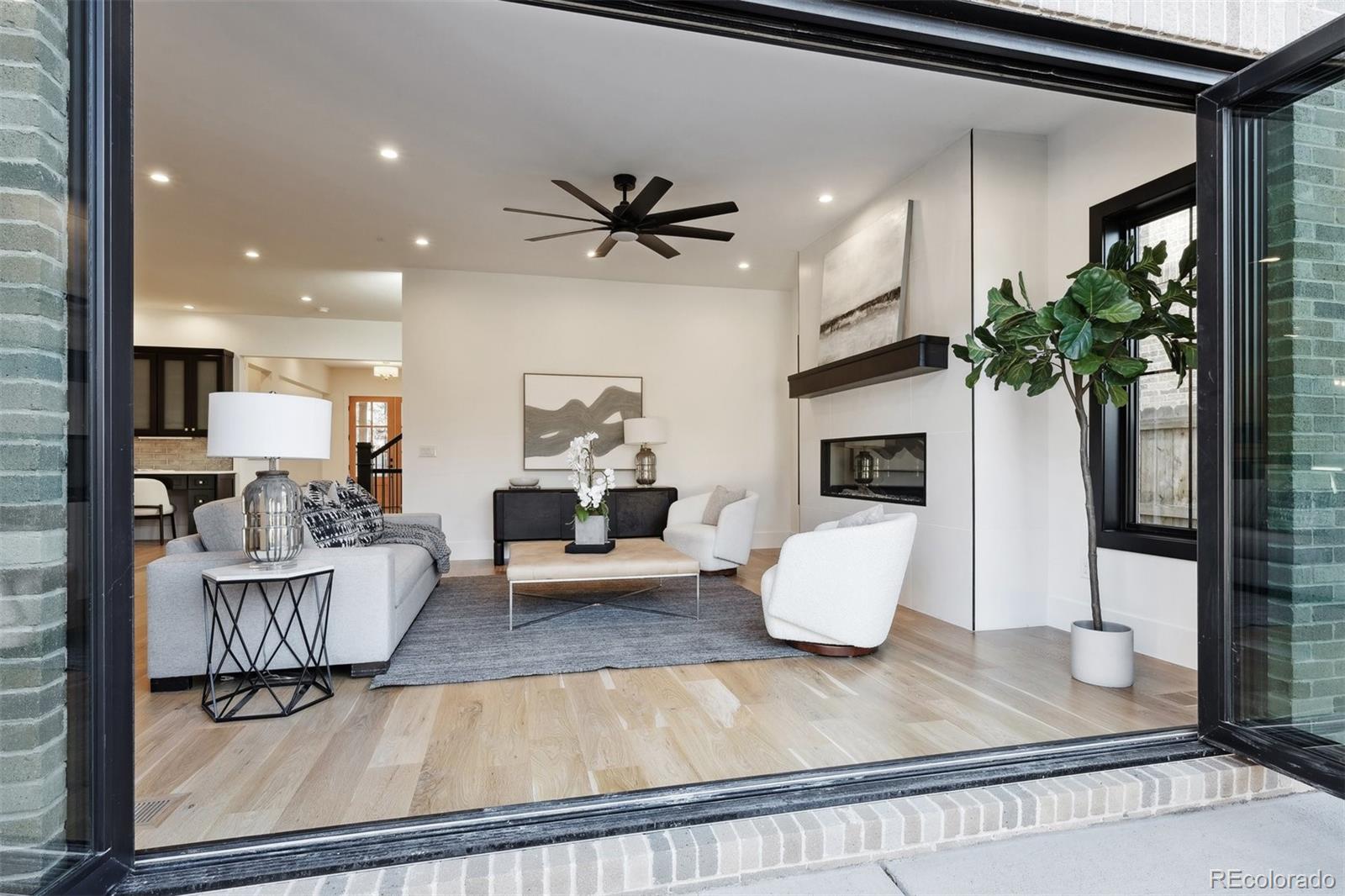 MLS Image #10 for 457 s vine street,denver, Colorado