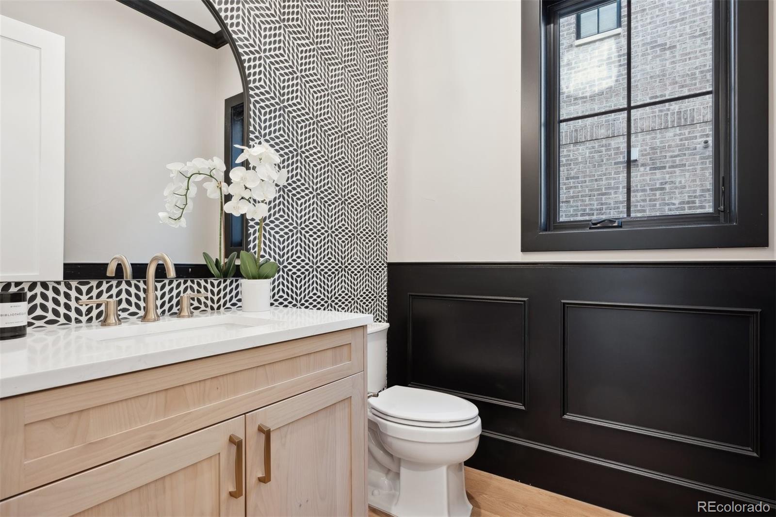 MLS Image #13 for 457 s vine street,denver, Colorado