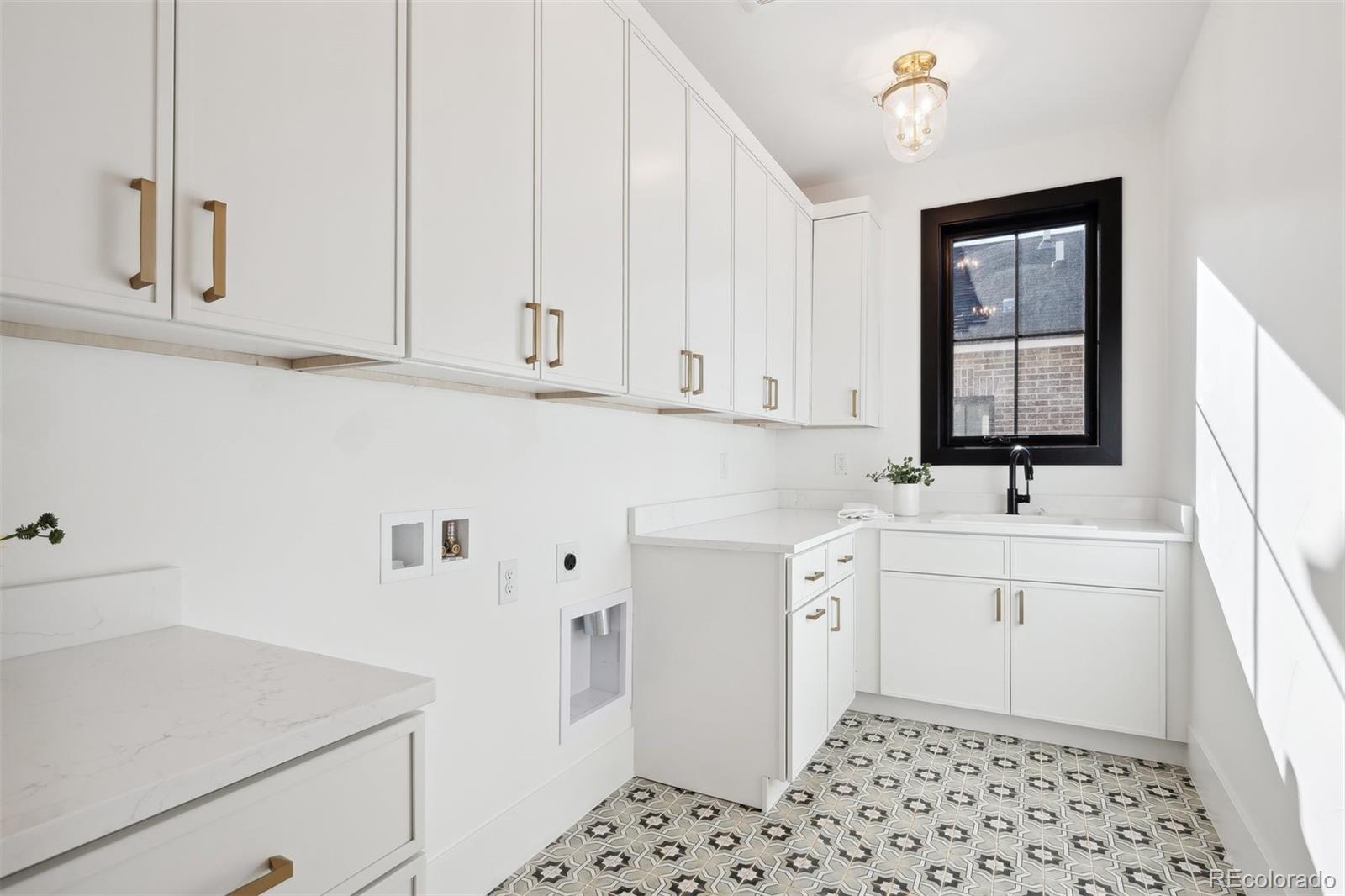 MLS Image #24 for 457 s vine street,denver, Colorado