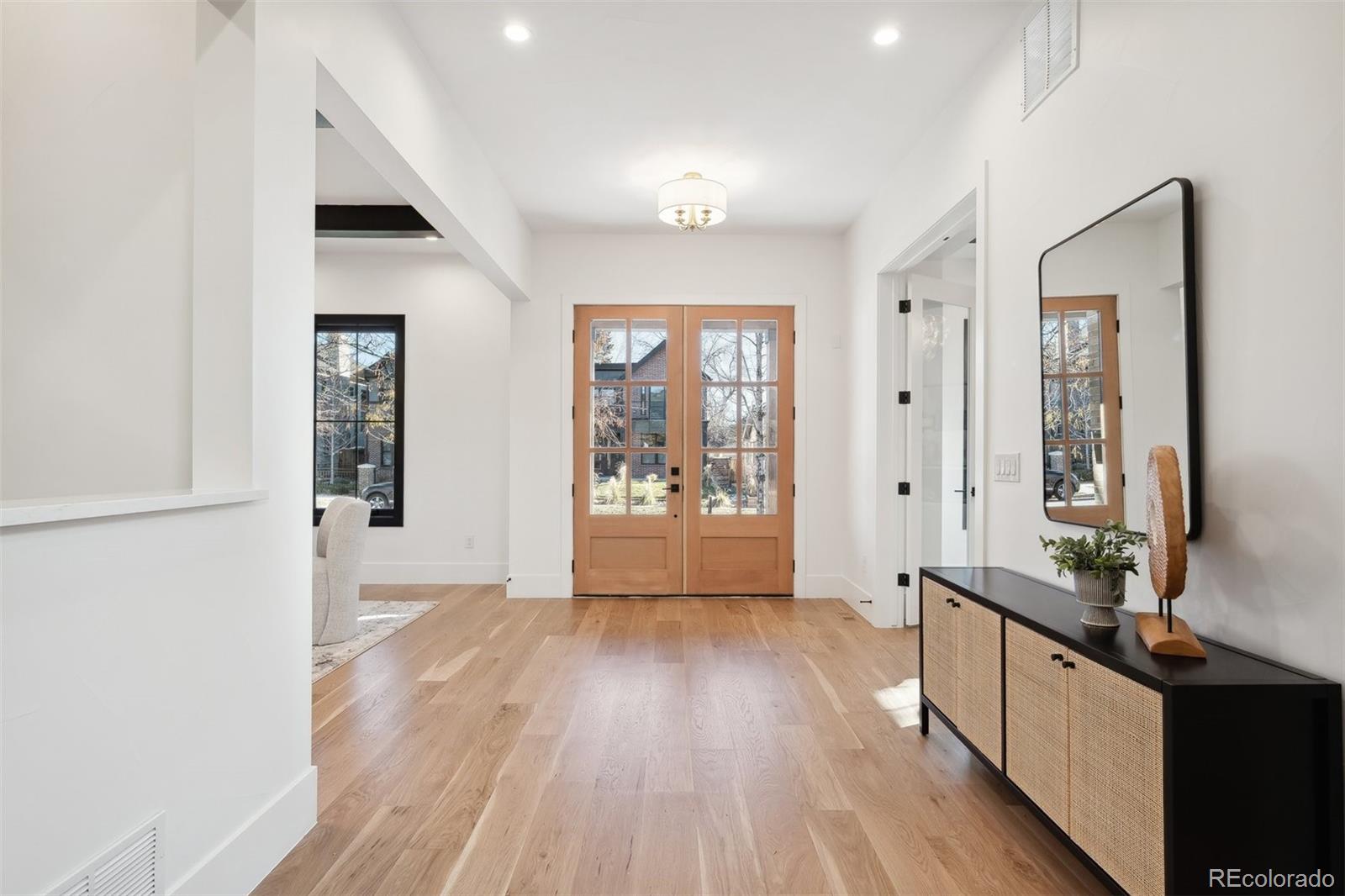 MLS Image #4 for 457 s vine street,denver, Colorado