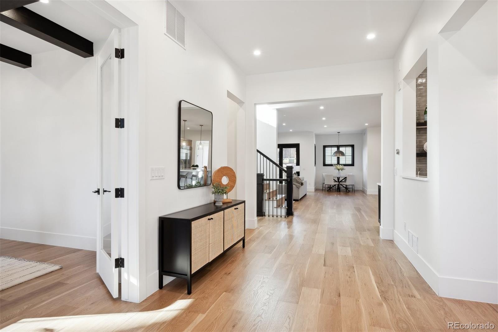 MLS Image #6 for 457 s vine street,denver, Colorado