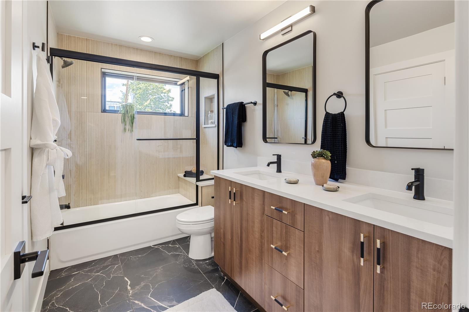 MLS Image #22 for 2143 n high street,denver, Colorado