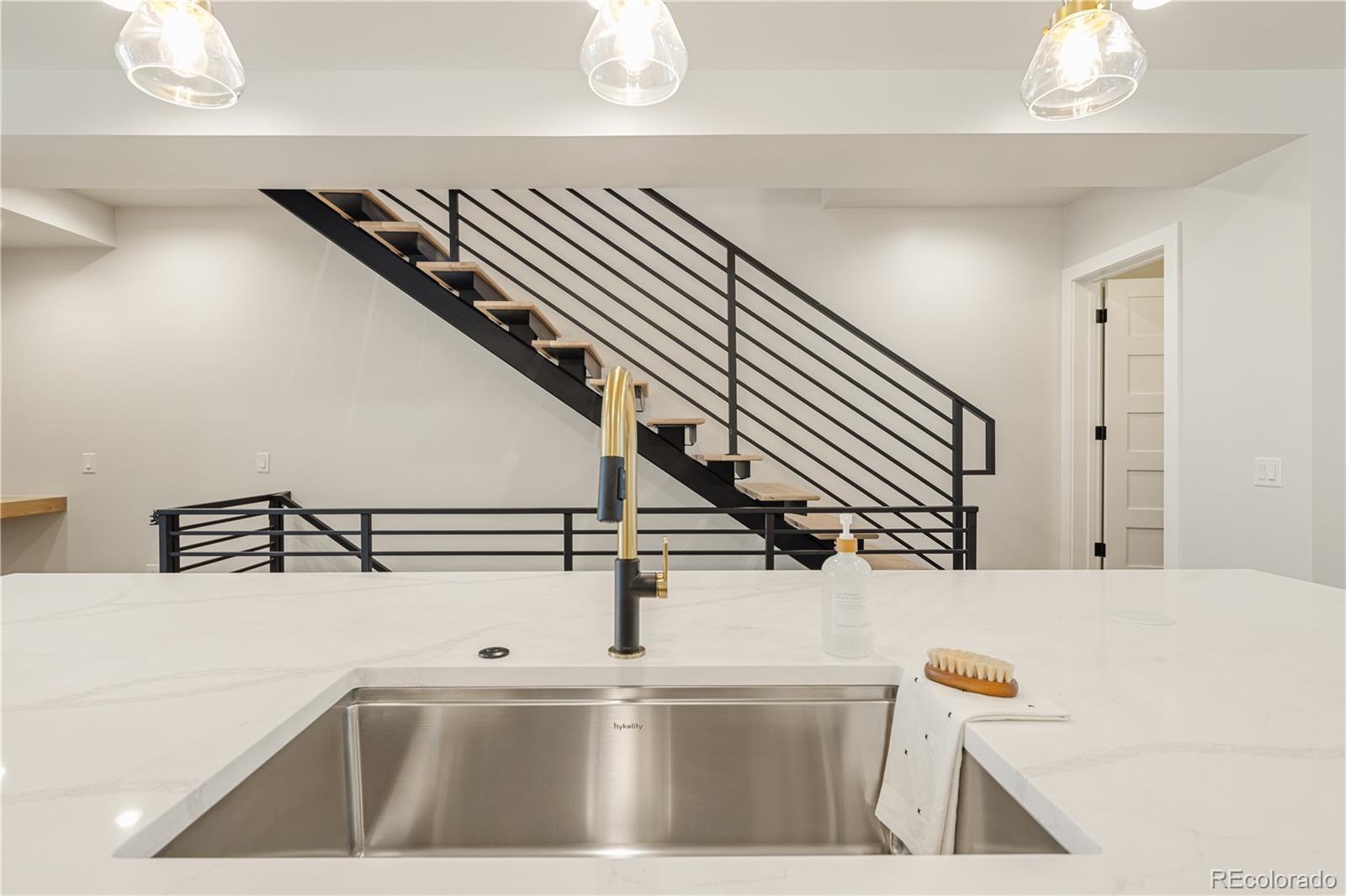 MLS Image #3 for 2143 n high street,denver, Colorado