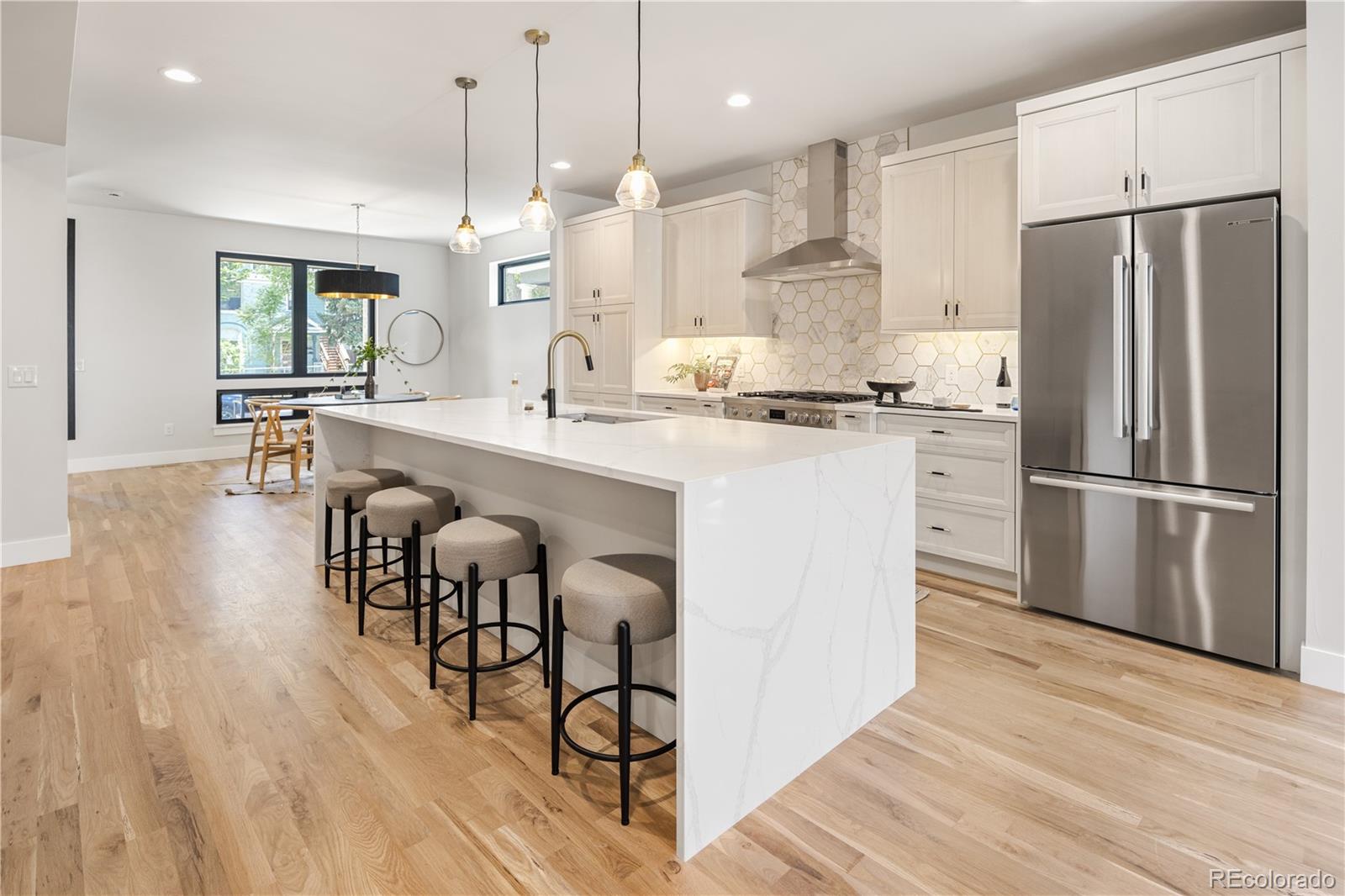 MLS Image #5 for 2143 n high street,denver, Colorado