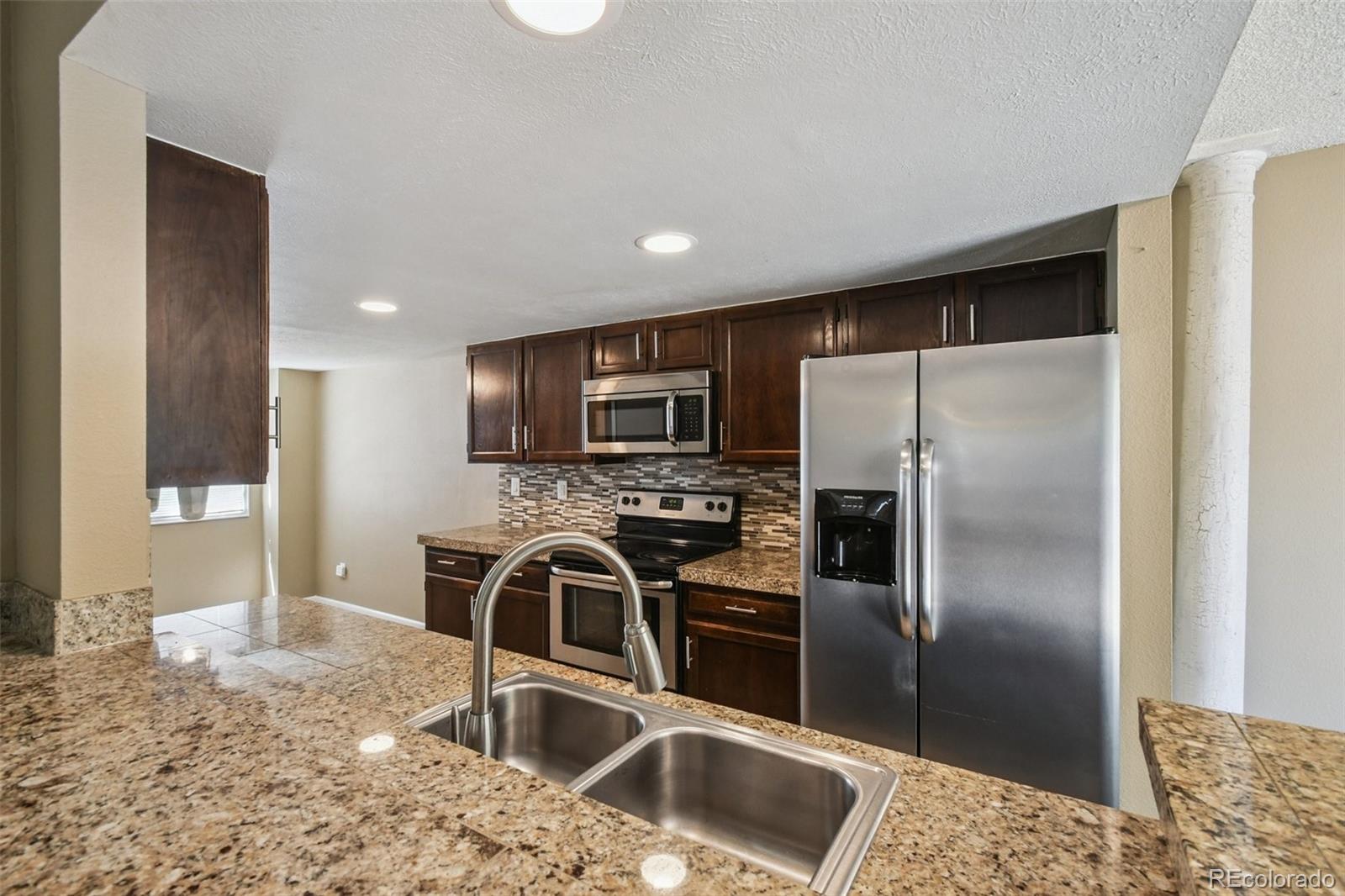 MLS Image #10 for 11623 e cornell circle,aurora, Colorado