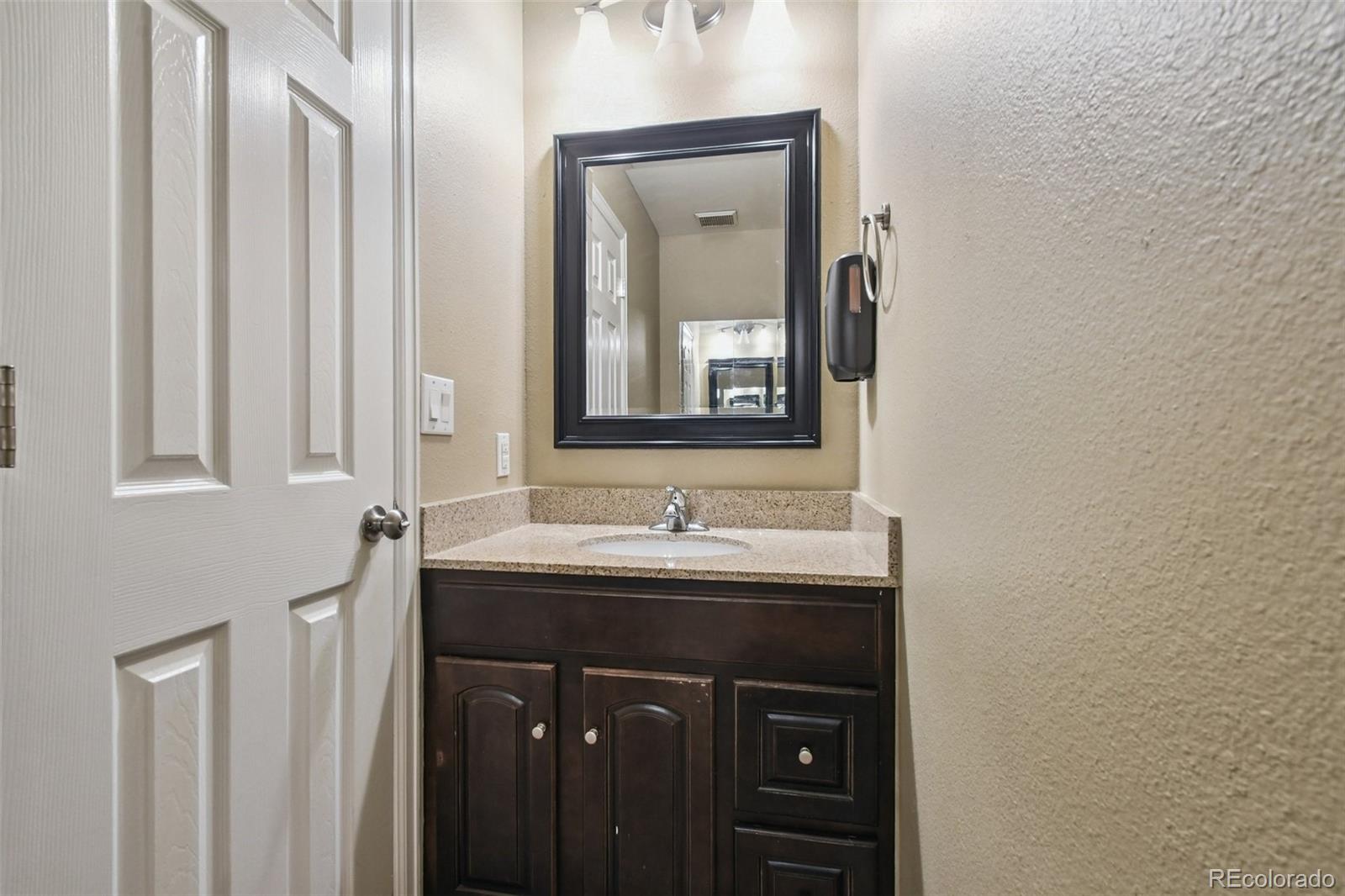 MLS Image #12 for 11623 e cornell circle,aurora, Colorado