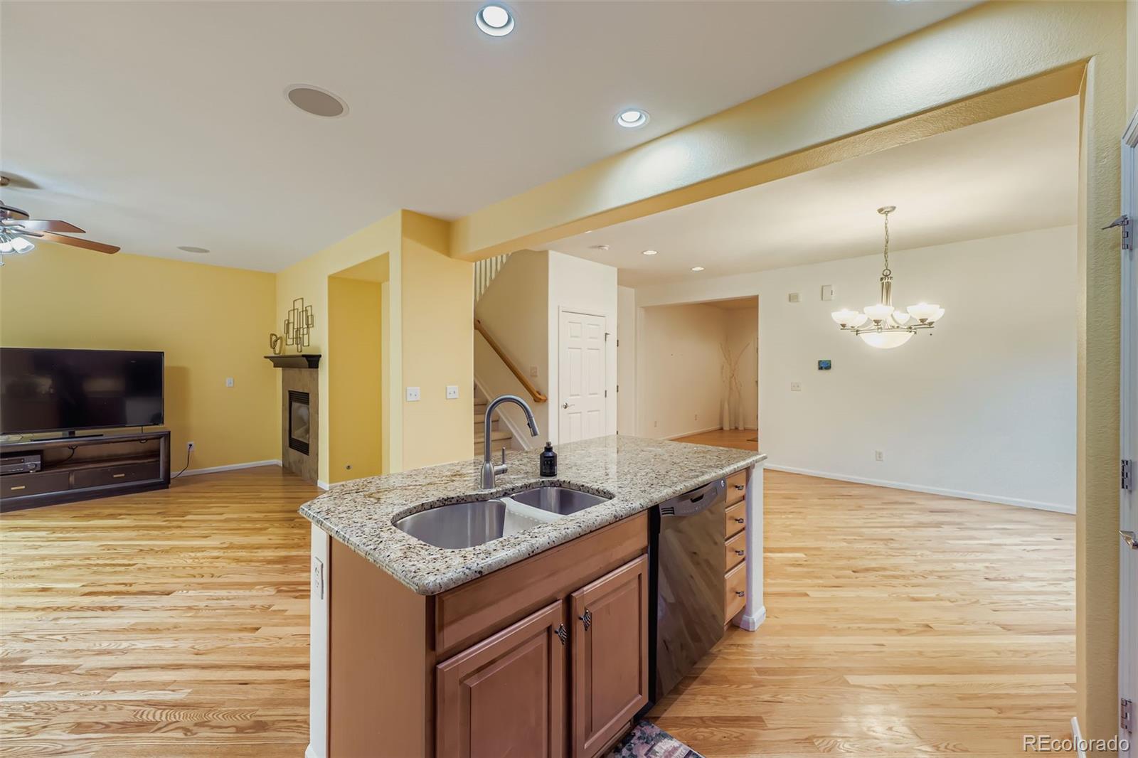 MLS Image #10 for 10045  sedalia street,commerce city, Colorado