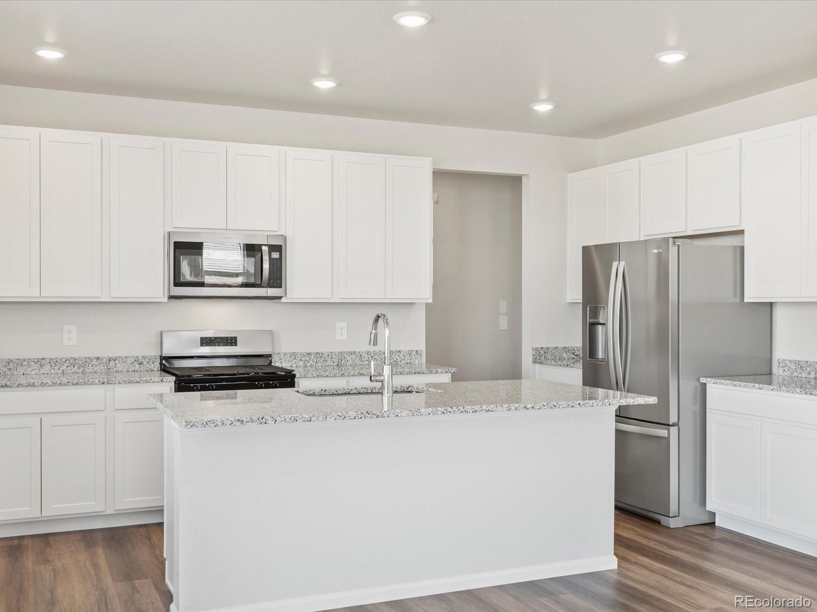 MLS Image #11 for 4701  sunsplash way,johnstown, Colorado