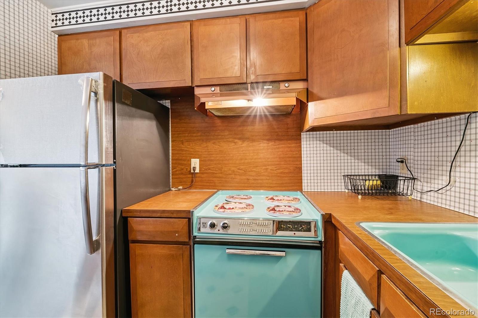 MLS Image #8 for 1155 n ash street,denver, Colorado