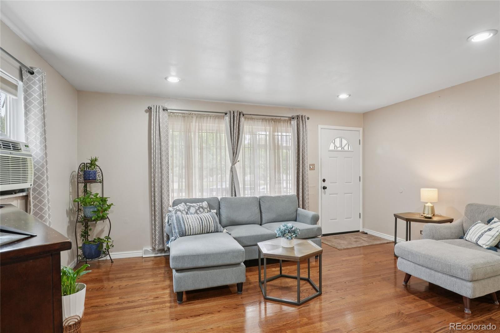 MLS Image #5 for 1924  kingston street,aurora, Colorado