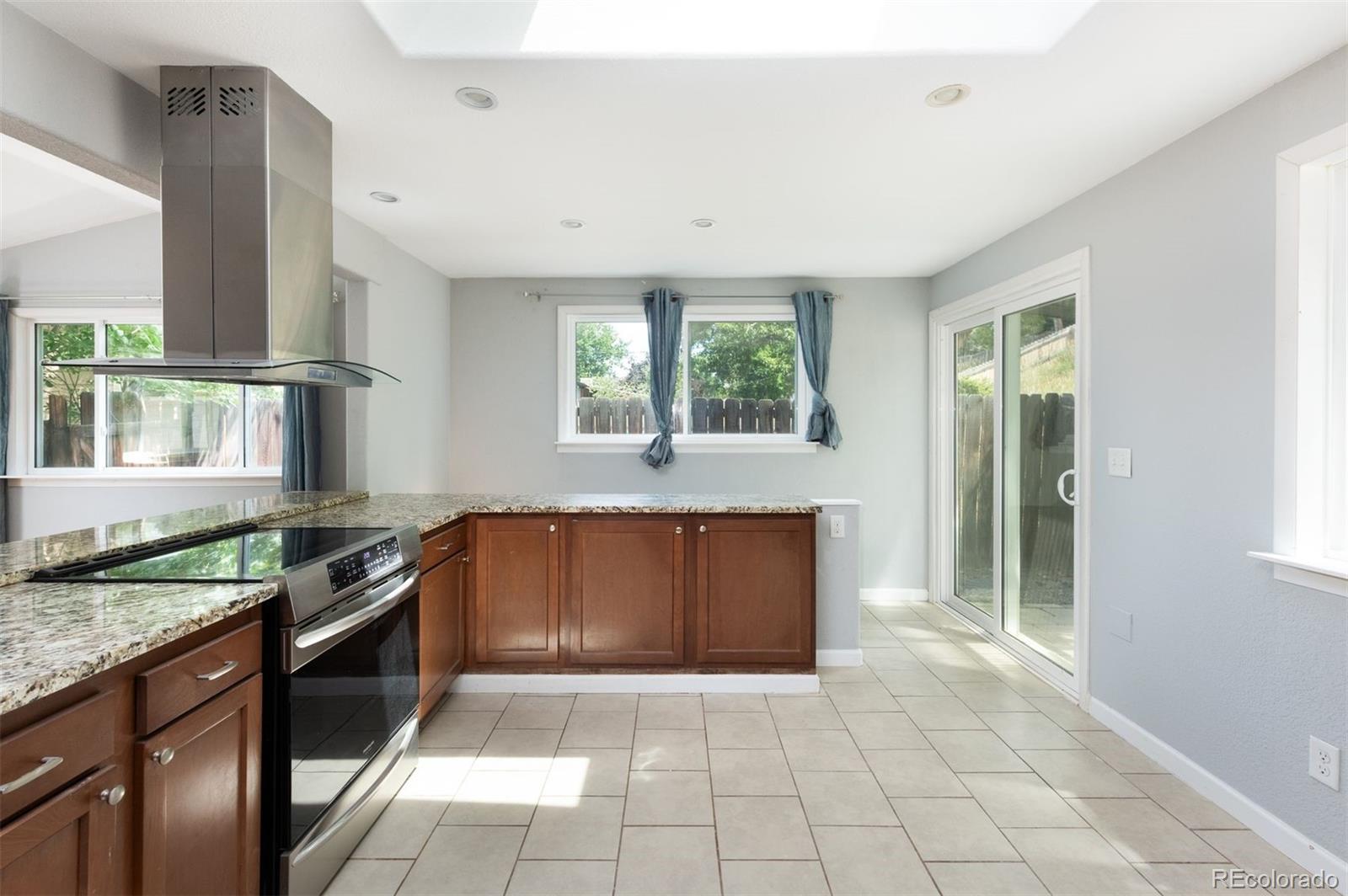 MLS Image #10 for 15738 w 1st drive,golden, Colorado