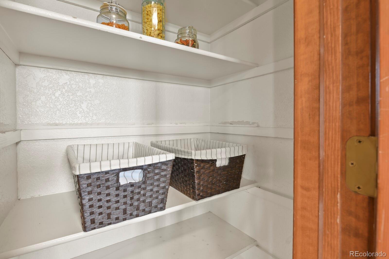MLS Image #15 for 140 s fraser circle,aurora, Colorado