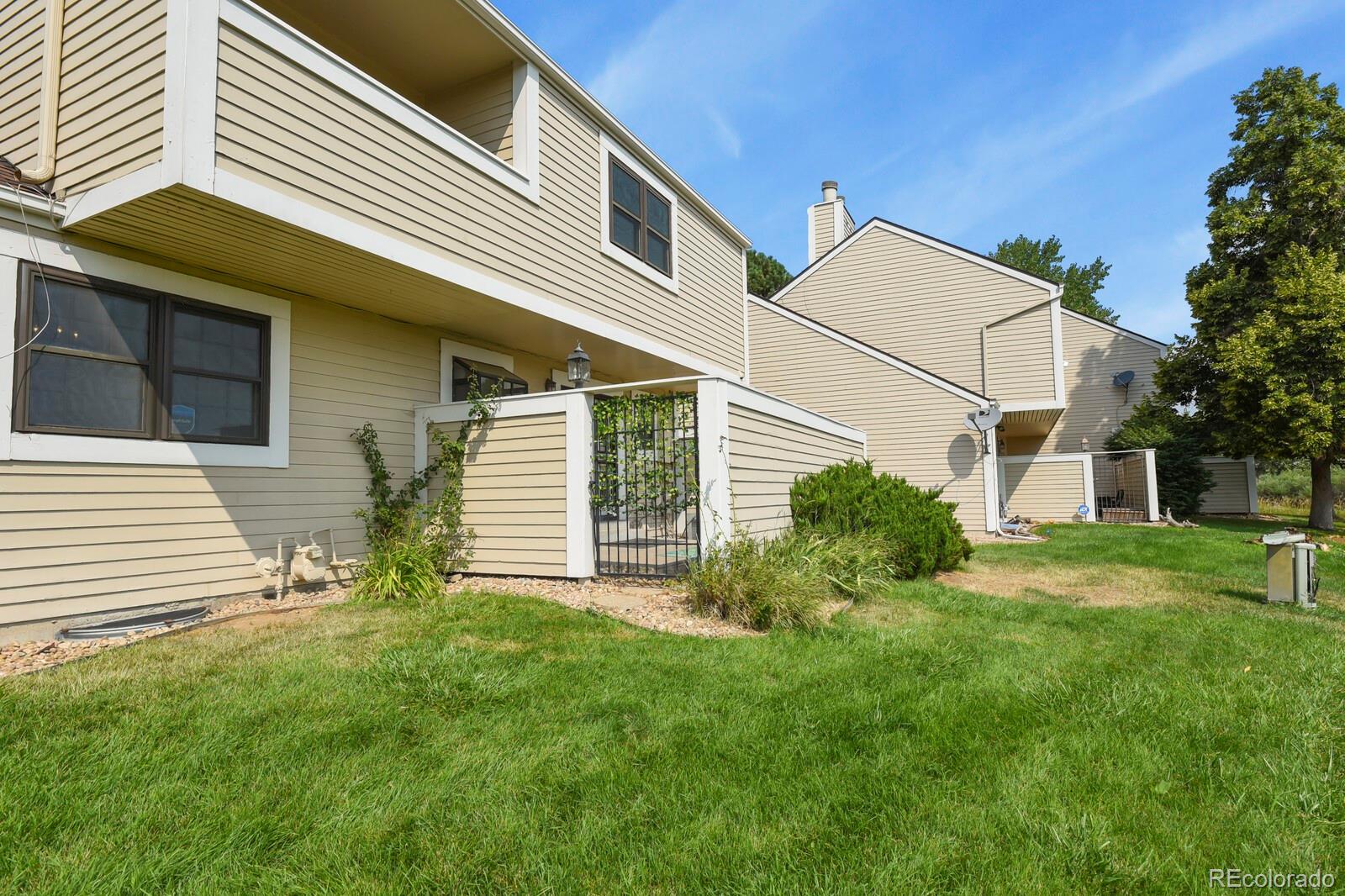 MLS Image #17 for 140 s fraser circle,aurora, Colorado