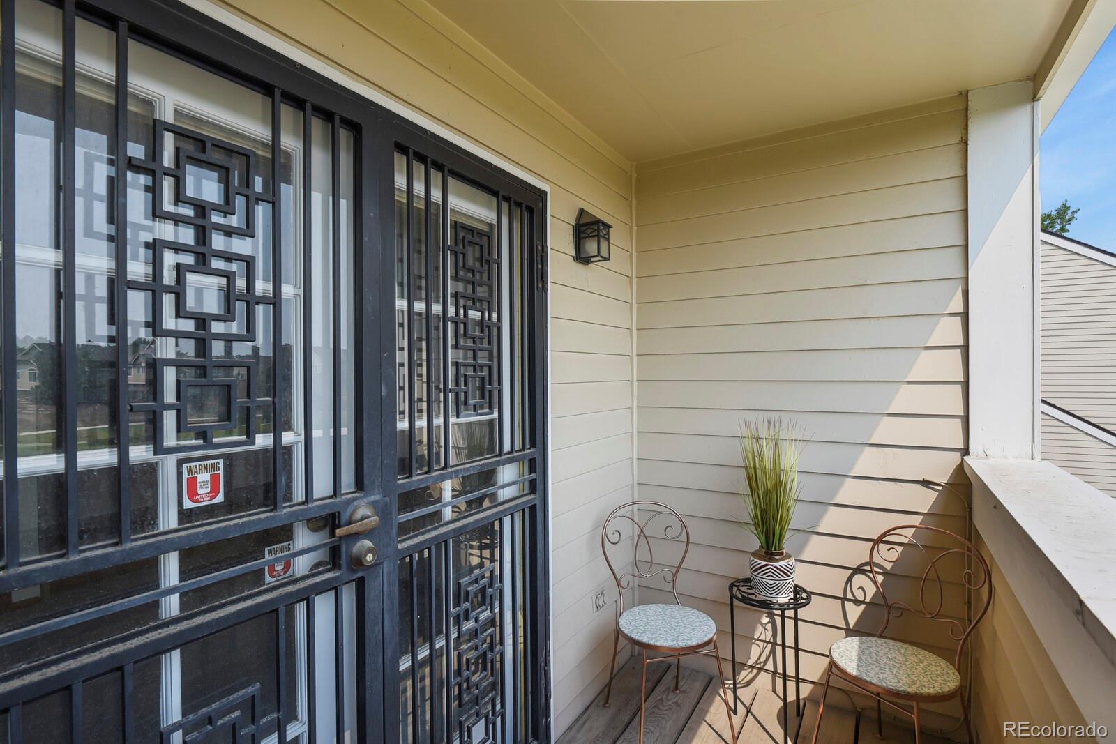 MLS Image #27 for 140 s fraser circle,aurora, Colorado