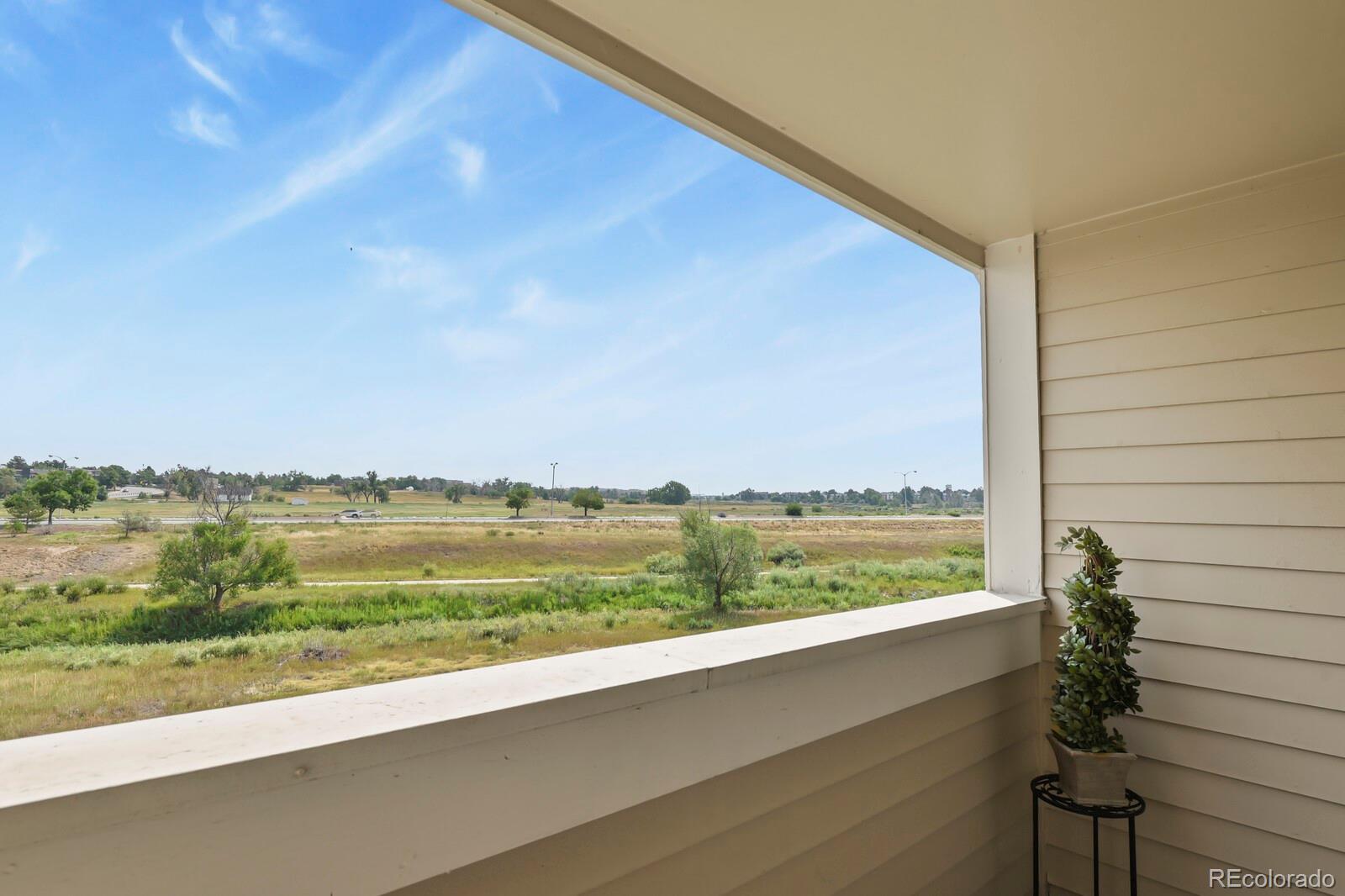 MLS Image #28 for 140 s fraser circle,aurora, Colorado
