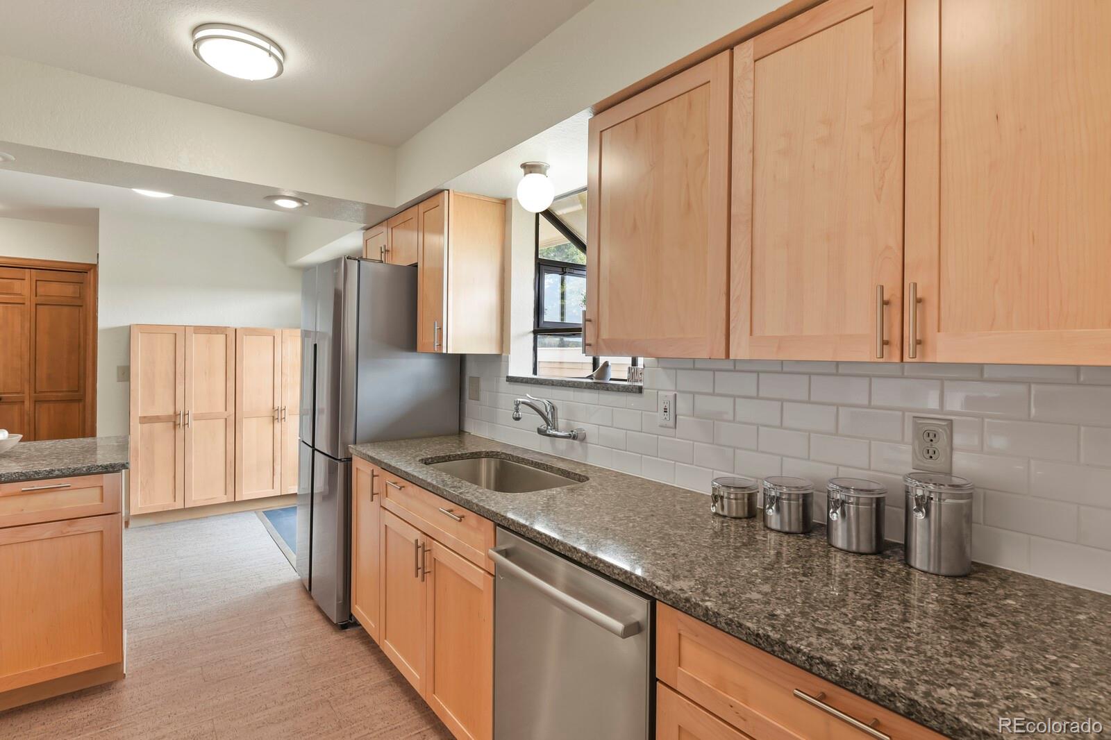 MLS Image #9 for 140 s fraser circle,aurora, Colorado