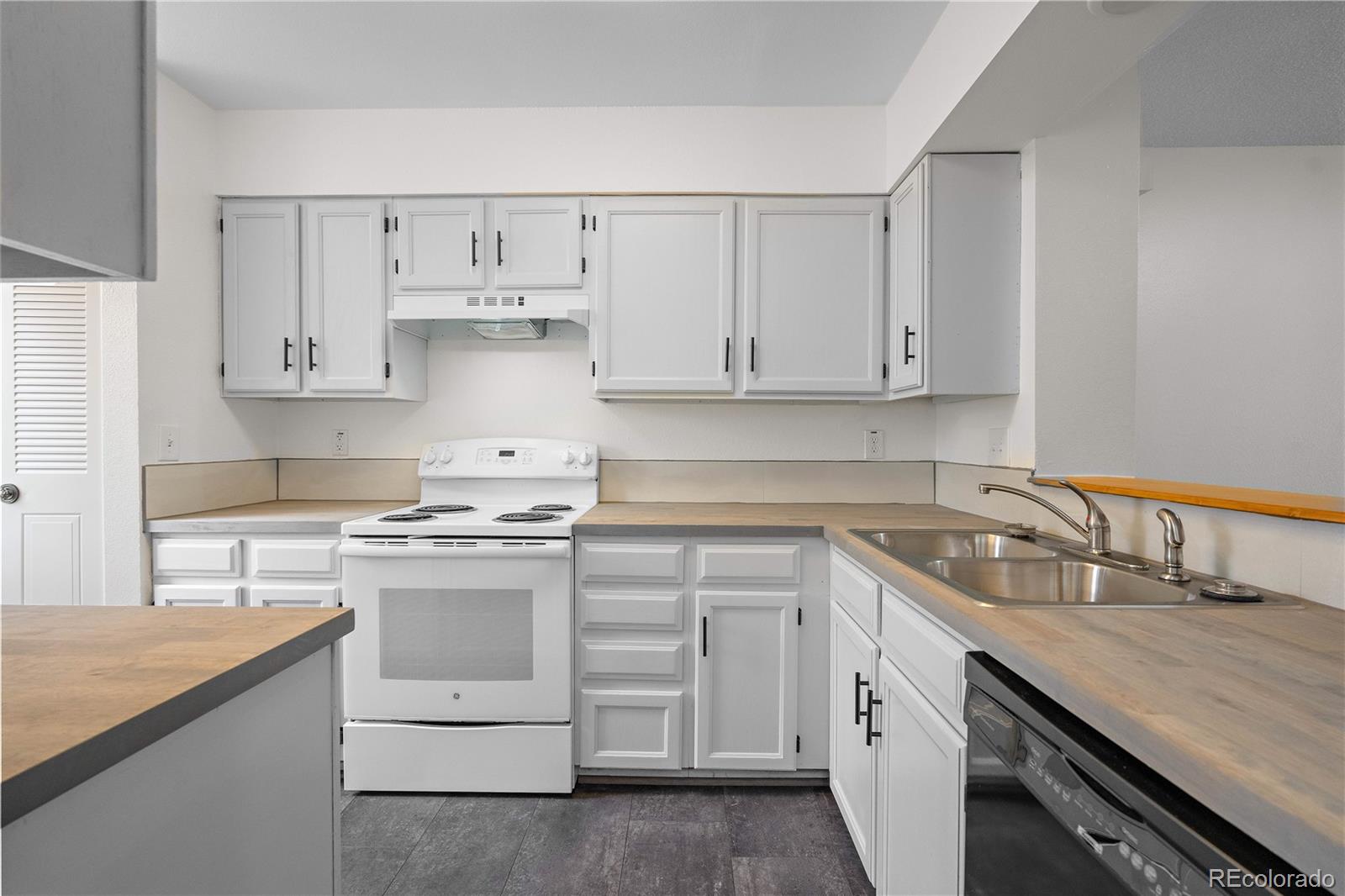 MLS Image #7 for 9930 w cornell place,lakewood, Colorado