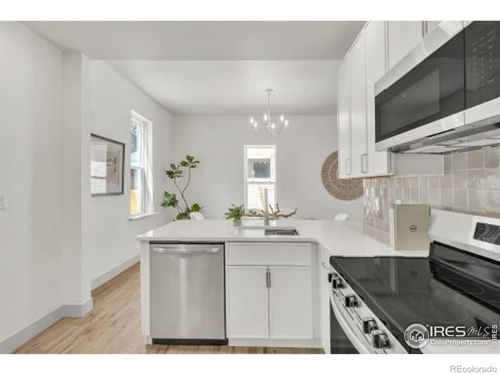 MLS Image #17 for 3139 n vine street,denver, Colorado