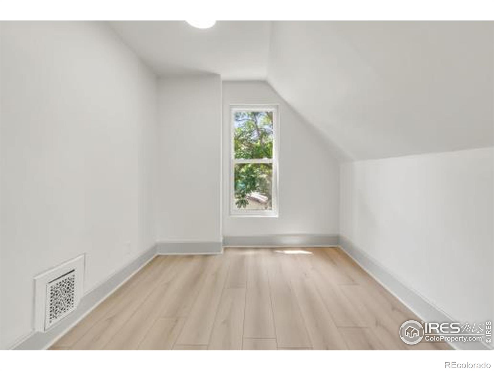 MLS Image #32 for 3139 n vine street,denver, Colorado